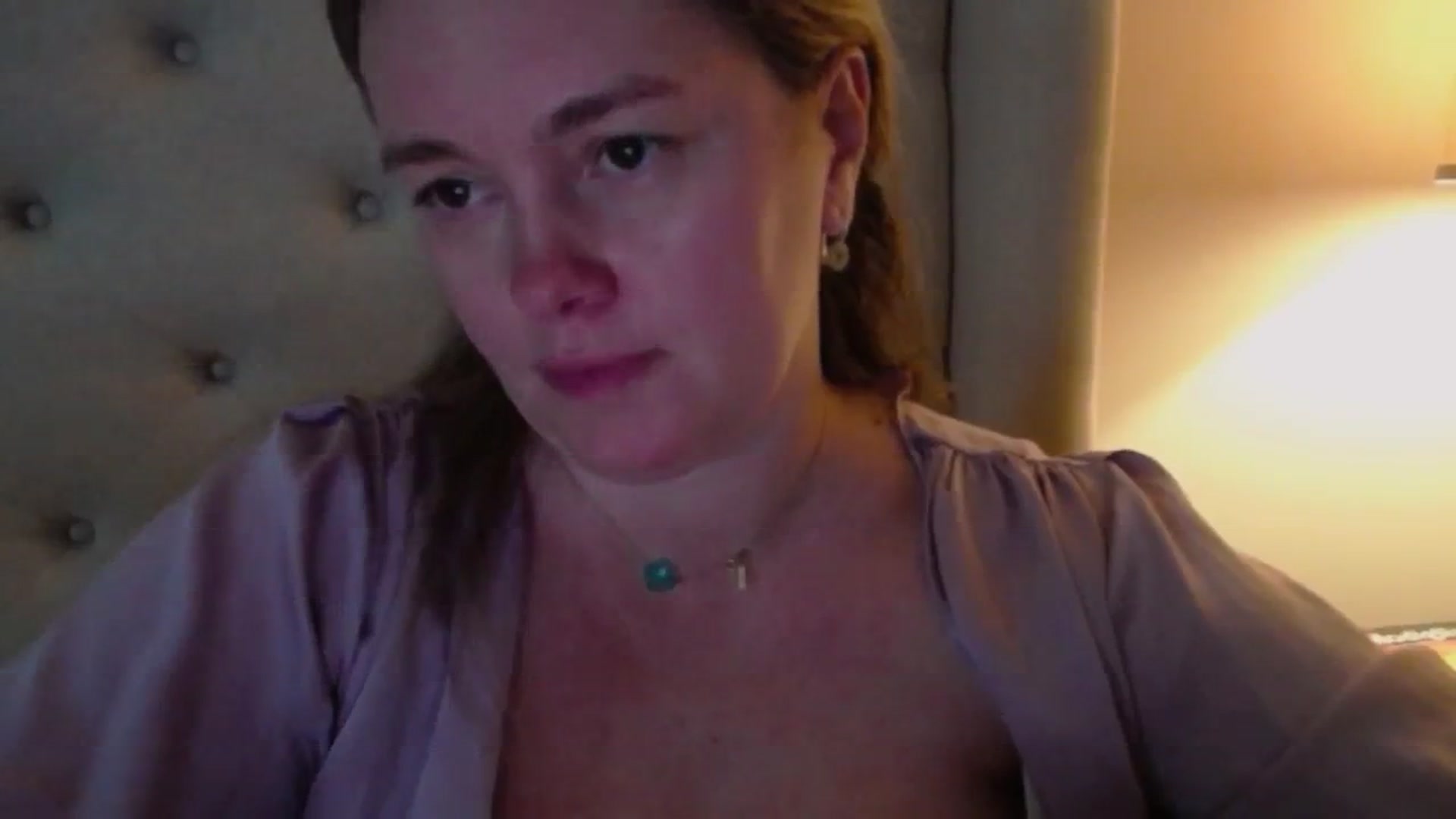 Gallery image thumbnail from J0llye's myfreecams stream on, 12/20/2024, 21:30 image 16 of 20