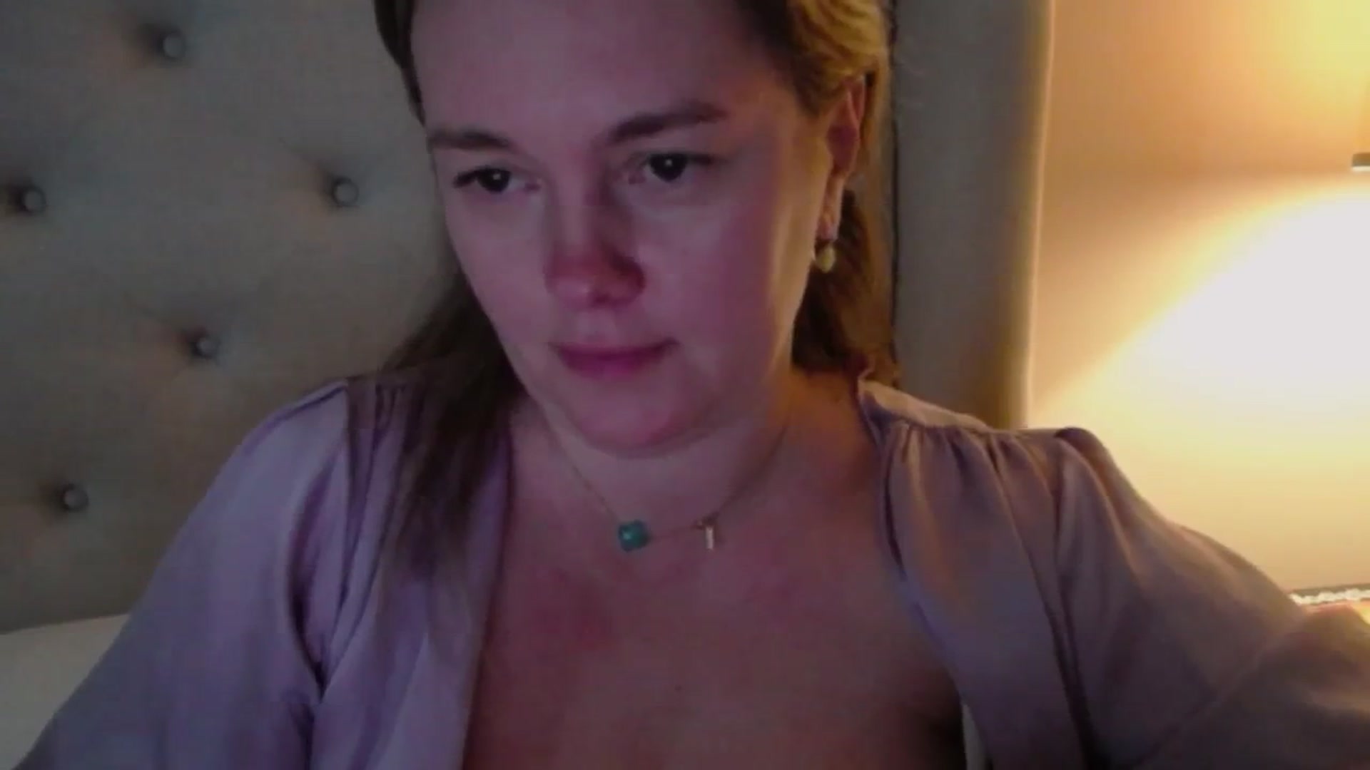 Gallery image thumbnail from J0llye's myfreecams stream on, 12/20/2024, 21:30 image 15 of 20