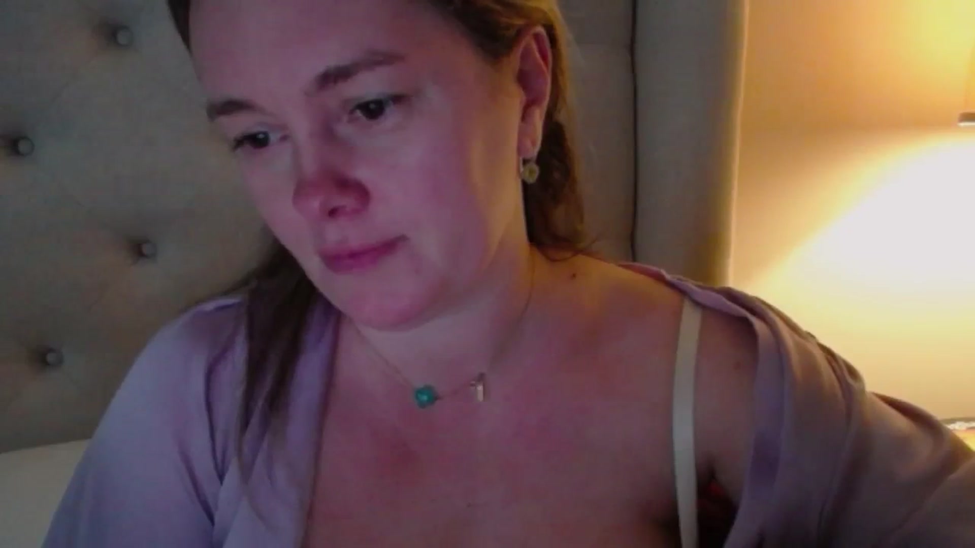 Gallery image thumbnail from J0llye's myfreecams stream on, 12/20/2024, 21:30 image 11 of 20