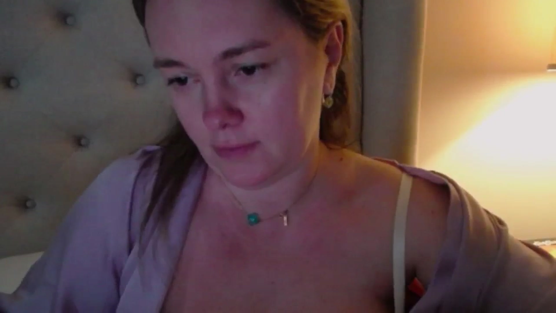 Gallery image thumbnail from J0llye's myfreecams stream on, 12/20/2024, 21:30 image 10 of 20