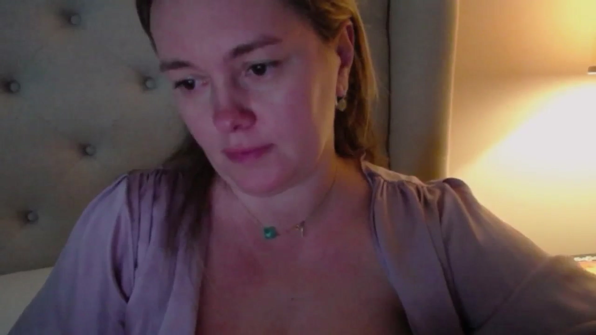 Gallery image thumbnail from J0llye's myfreecams stream on, 12/20/2024, 21:30 image 17 of 20