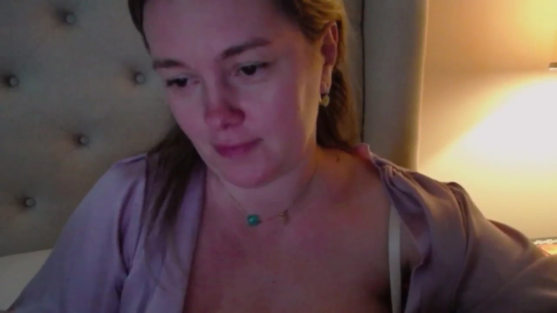 Gallery image thumbnail from J0llye's myfreecams stream on, 12/20/2024, 21:30 image 13 of 20