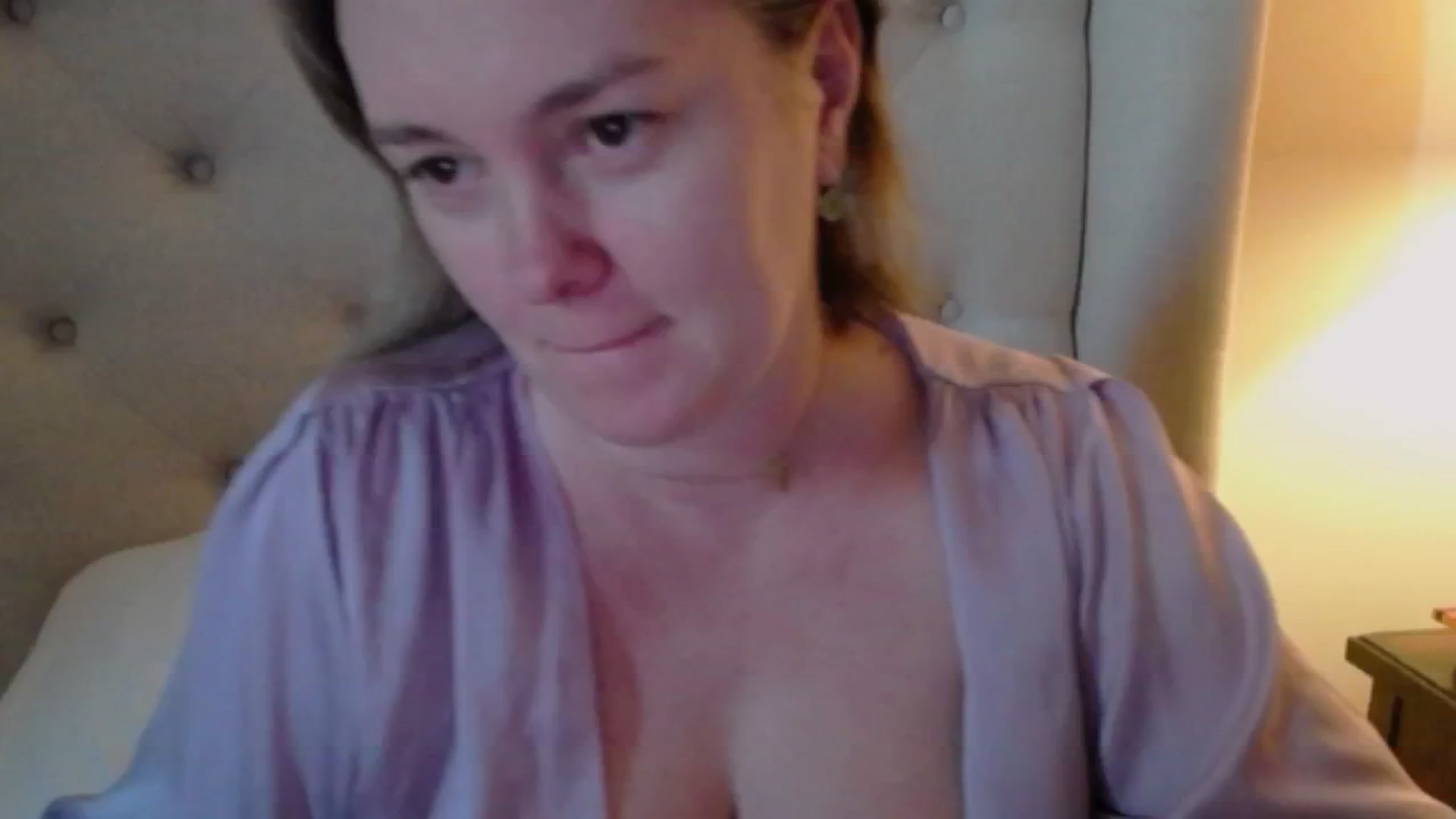 Gallery image thumbnail from J0llye's myfreecams stream on, 12/21/2024, 21:10 image 2 of 20
