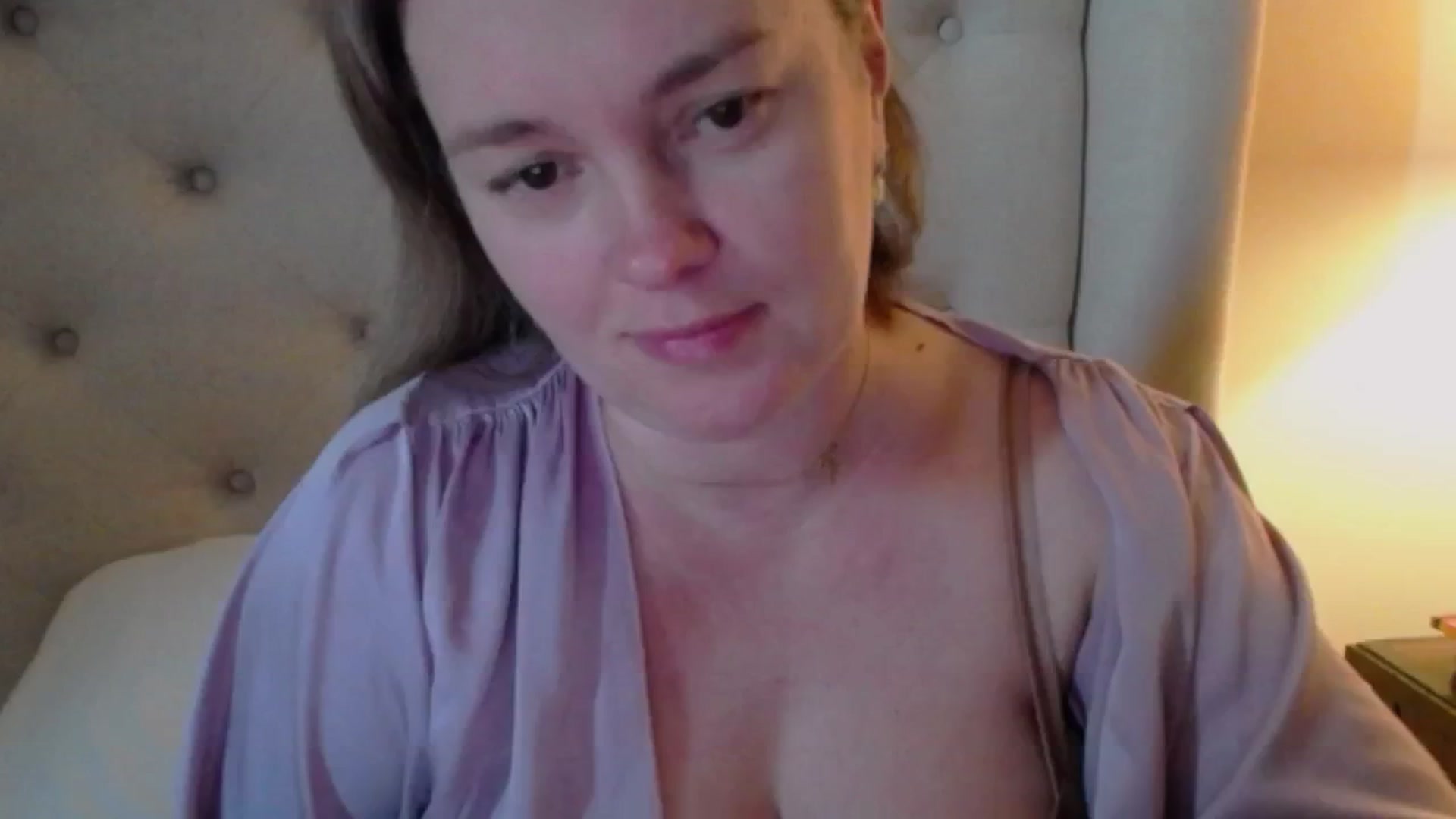 Gallery image thumbnail from J0llye's myfreecams stream on, 12/21/2024, 21:10 image 1 of 20