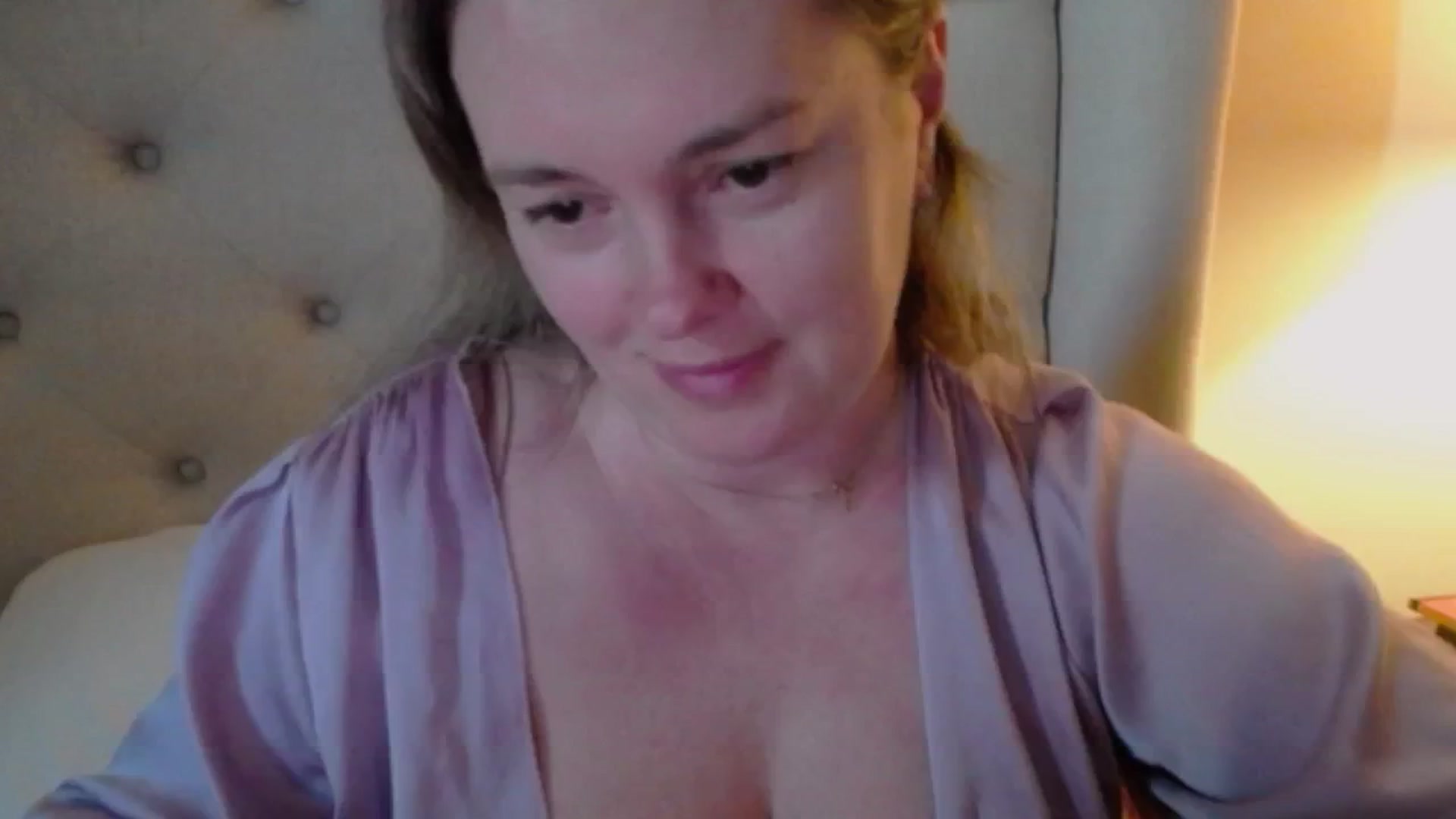 Gallery image thumbnail from J0llye's myfreecams stream on, 12/21/2024, 21:10 image 7 of 20