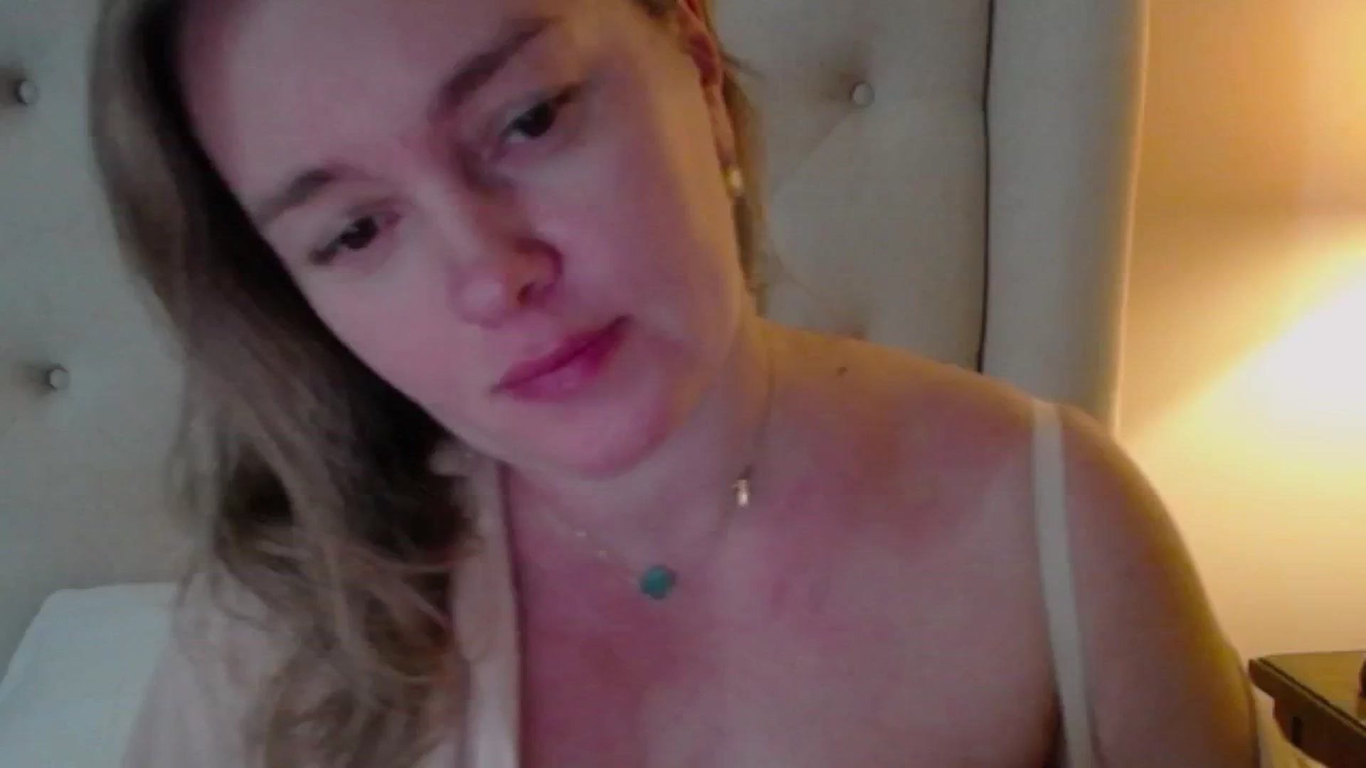 Gallery image thumbnail from J0llye's myfreecams stream on, 12/23/2024, 19:47 image 3 of 20
