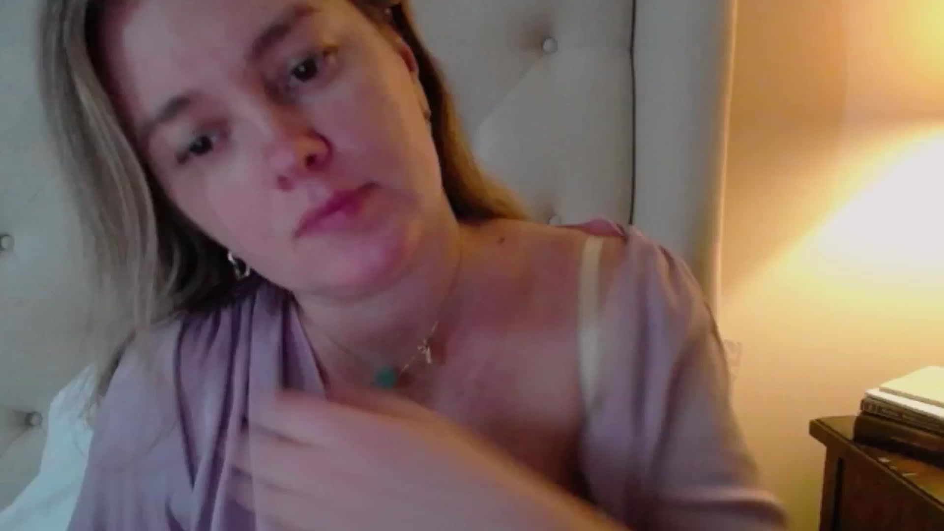 Gallery image thumbnail from J0llye's myfreecams stream on, 12/28/2024, 20:00 image 8 of 20