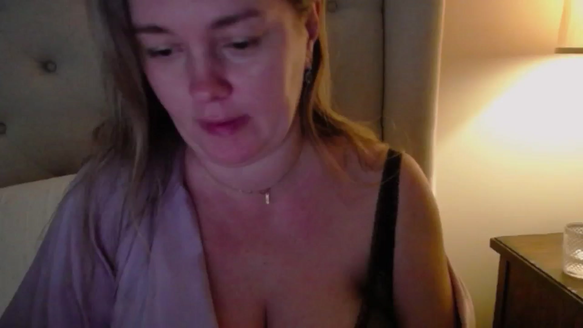 Gallery image thumbnail from J0llye's myfreecams stream on, 12/29/2024, 21:05 image 10 of 20