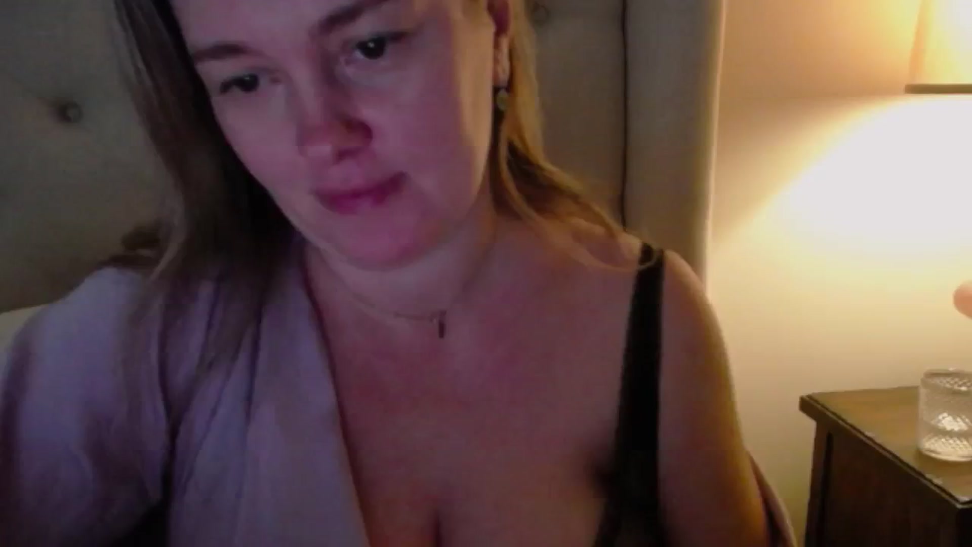 Gallery image thumbnail from J0llye's myfreecams stream on, 12/29/2024, 21:05 image 6 of 20