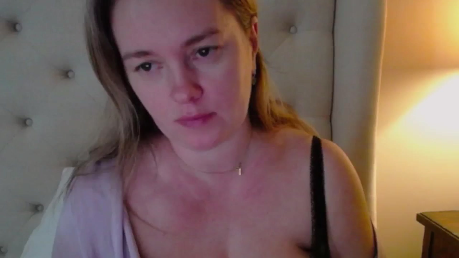 Gallery image thumbnail from J0llye's myfreecams stream on, 12/30/2024, 21:18 image 2 of 20