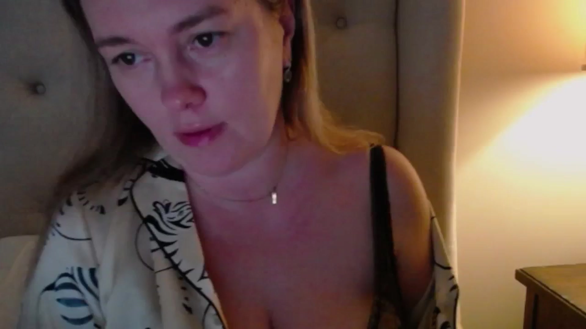 Gallery image thumbnail from J0llye's myfreecams stream on, 12/31/2024, 20:07 image 20 of 20