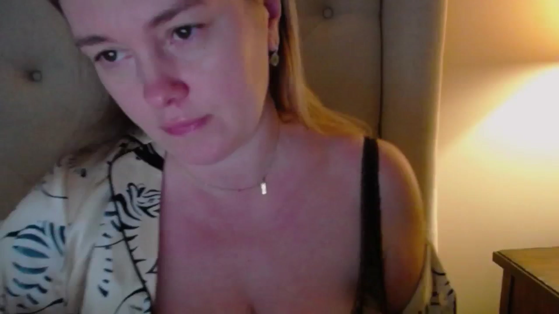 Gallery image thumbnail from J0llye's myfreecams stream on, 12/31/2024, 20:07 image 11 of 20