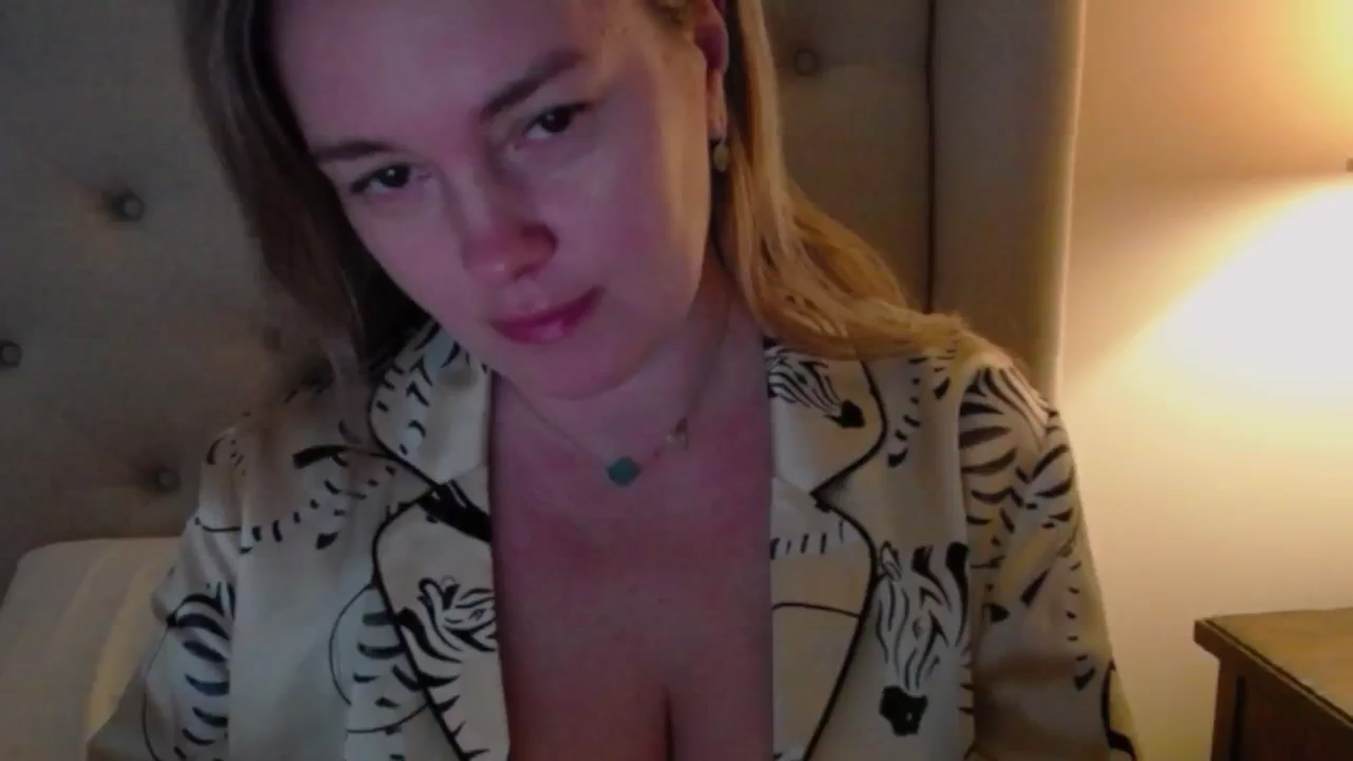 Gallery image thumbnail from J0llye's myfreecams stream on, 12/31/2024, 20:07 image 2 of 20