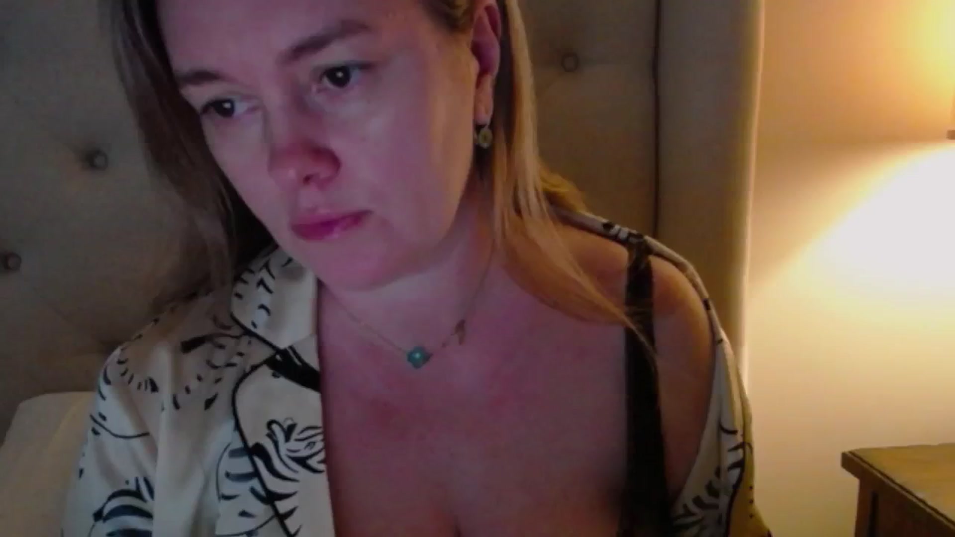 Gallery image thumbnail from J0llye's myfreecams stream on, 12/31/2024, 20:07 image 4 of 20