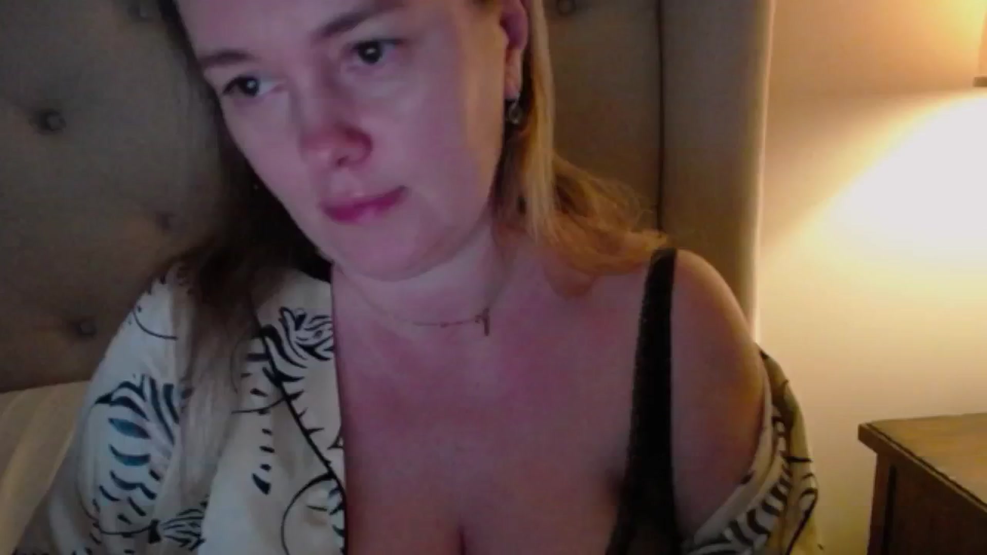 Gallery image thumbnail from J0llye's myfreecams stream on, 12/31/2024, 21:26 image 8 of 20