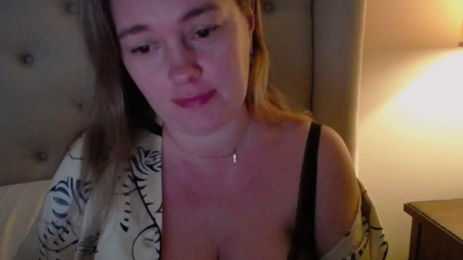Gallery image thumbnail from J0llye's myfreecams stream on, 12/31/2024, 21:26 image 3 of 20