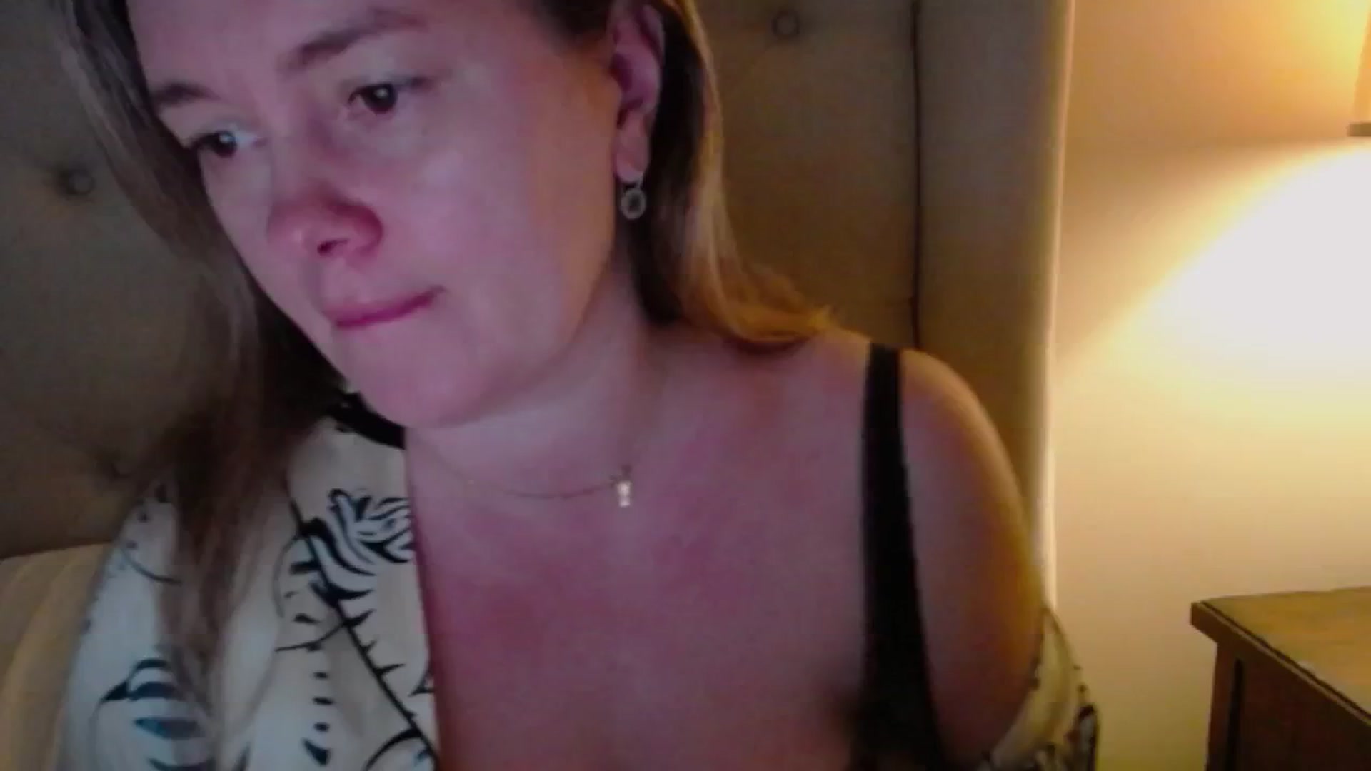 Gallery image thumbnail from J0llye's myfreecams stream on, 12/31/2024, 21:26 image 11 of 20