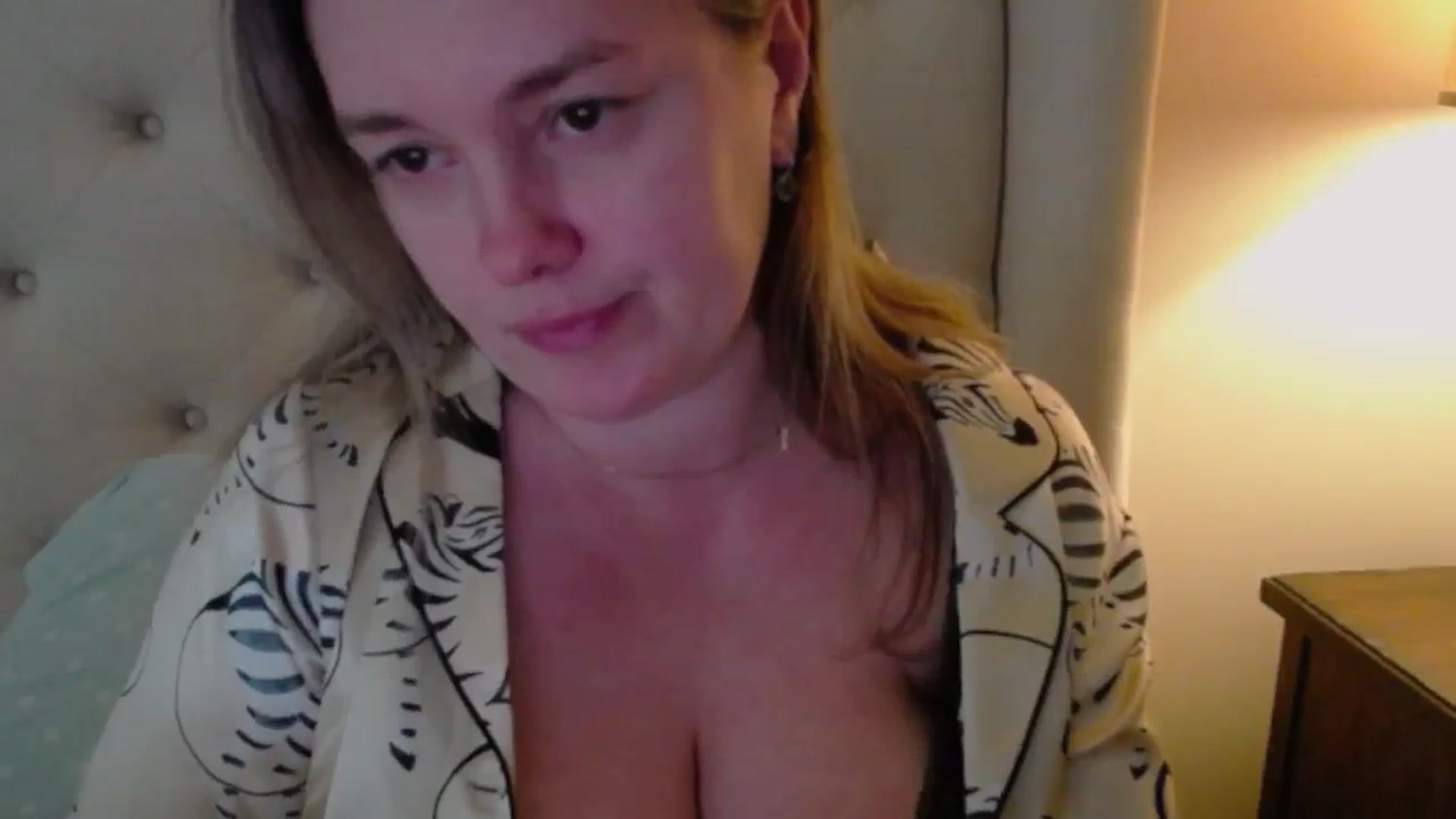 Gallery image thumbnail from J0llye's myfreecams stream on, 01/03/2025, 20:25 image 10 of 20