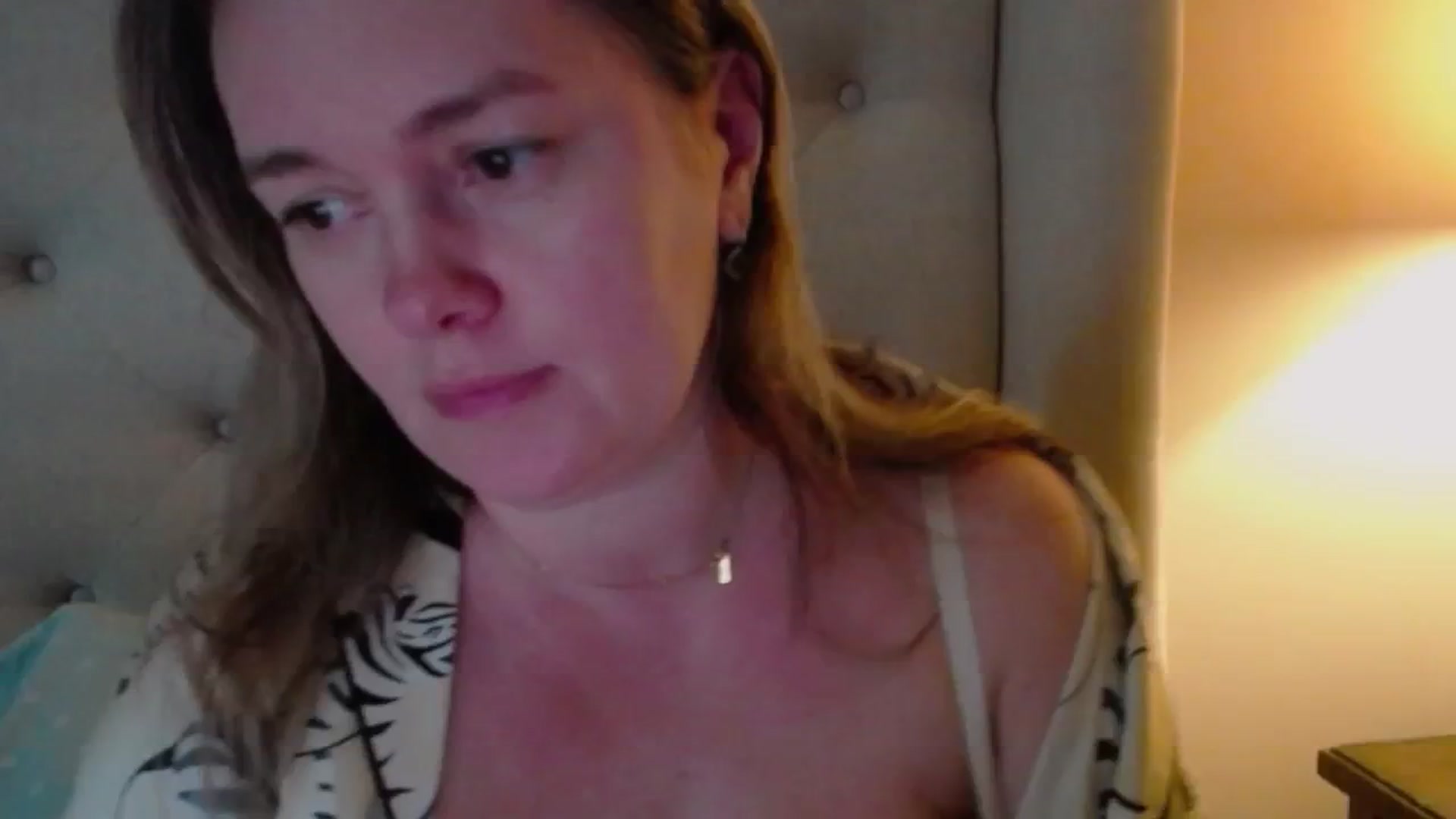Gallery image thumbnail from J0llye's myfreecams stream on, 01/04/2025, 21:04 image 15 of 20