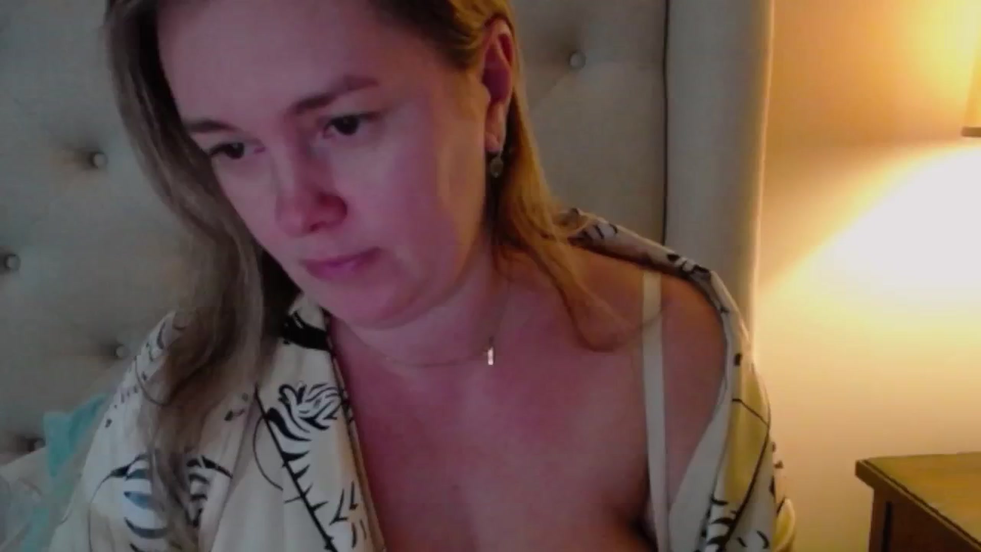 Gallery image thumbnail from J0llye's myfreecams stream on, 01/04/2025, 21:04 image 6 of 20