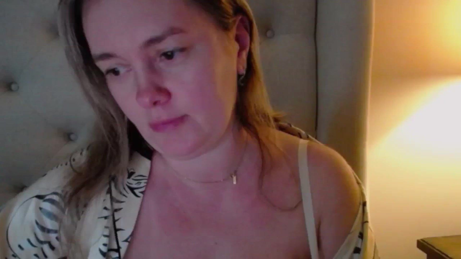 Gallery image thumbnail from J0llye's myfreecams stream on, 01/04/2025, 21:04 image 11 of 20