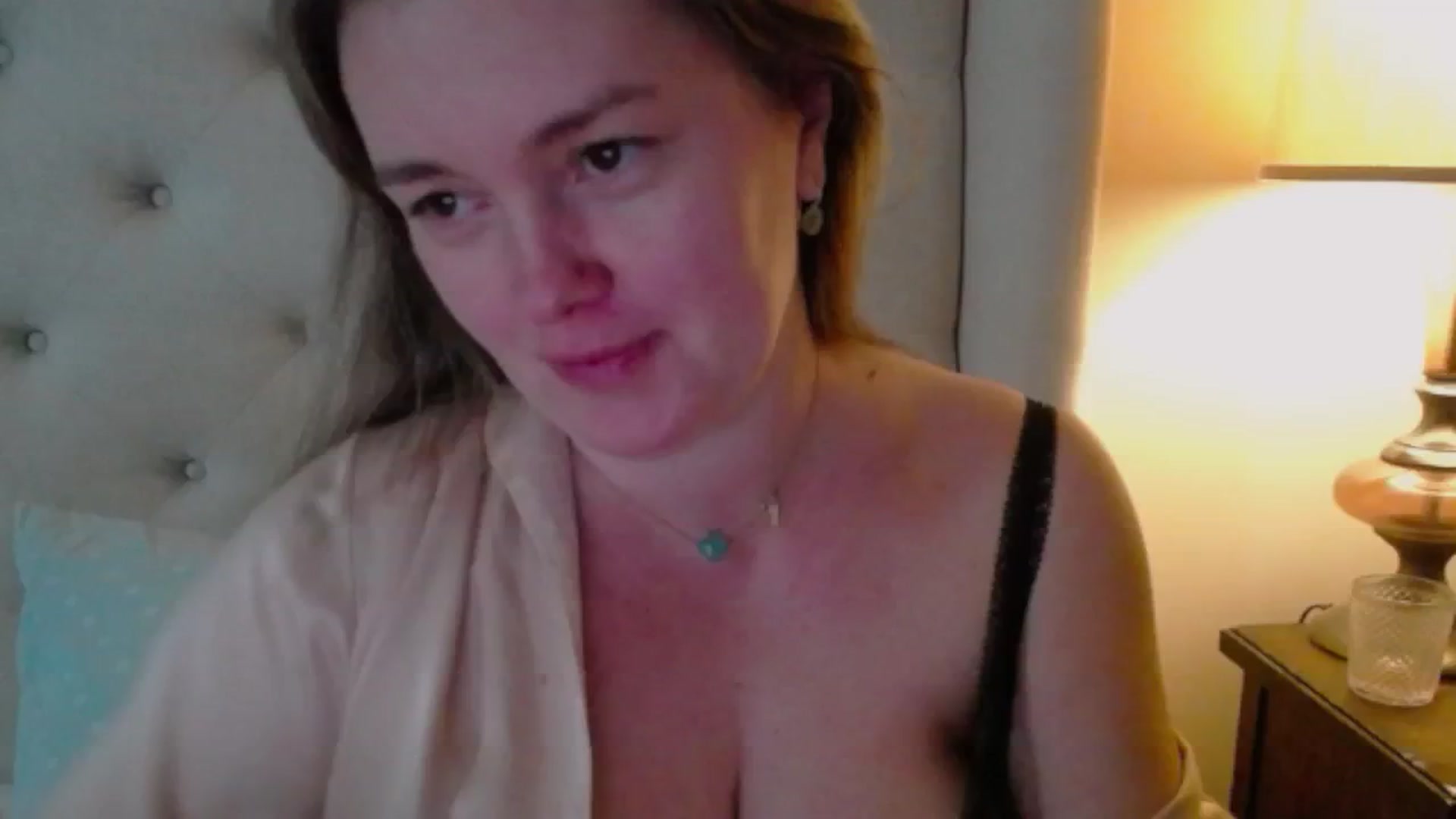 Gallery image thumbnail from J0llye's myfreecams stream on, 01/05/2025, 20:49 image 6 of 20