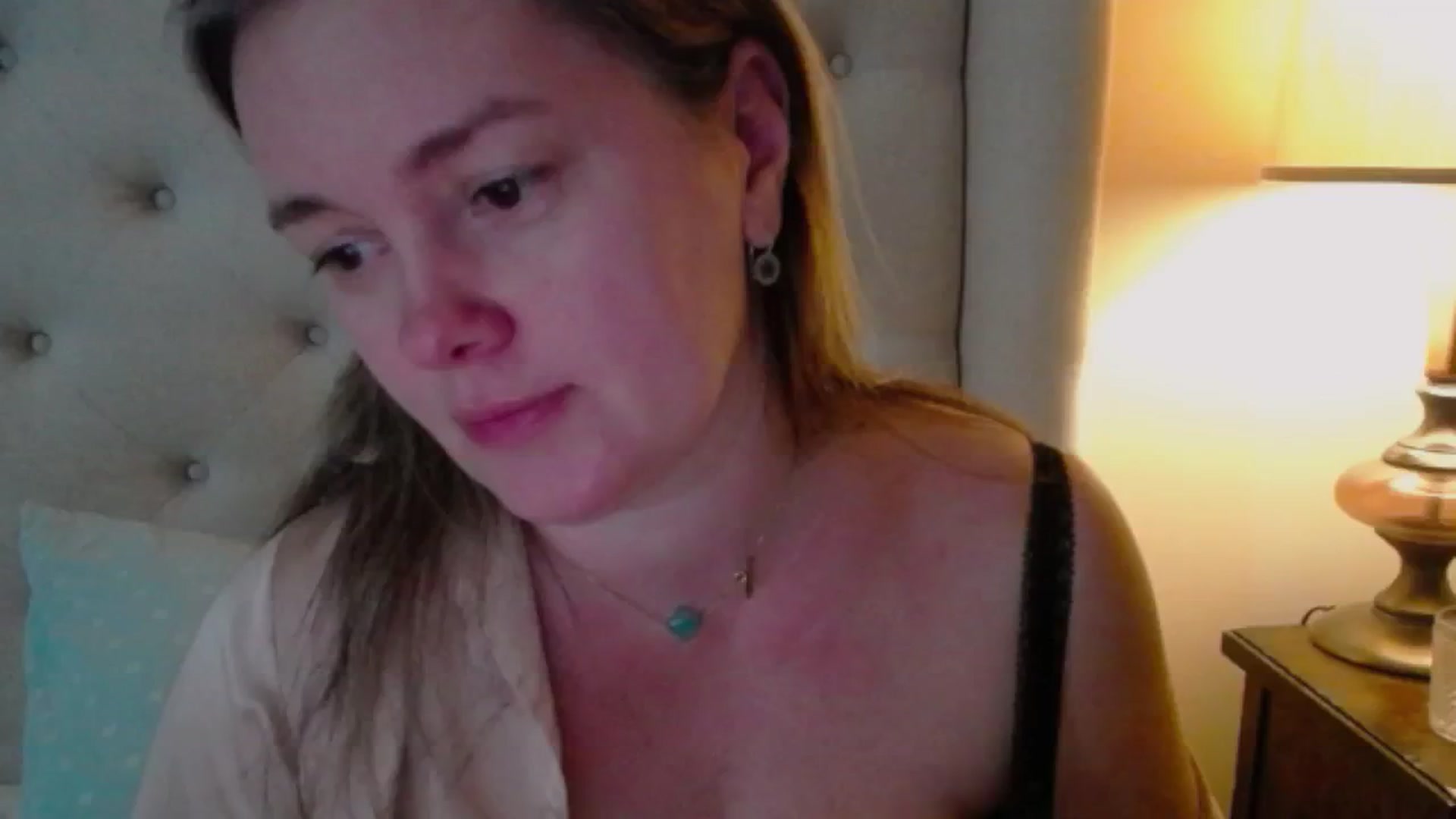 Gallery image thumbnail from J0llye's myfreecams stream on, 01/05/2025, 20:49 image 14 of 20