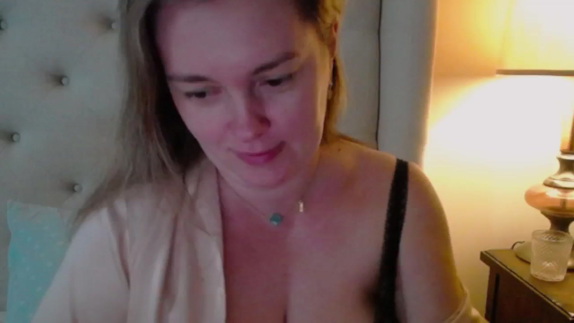 Gallery image thumbnail from J0llye's myfreecams stream on, 01/05/2025, 20:49 image 7 of 20
