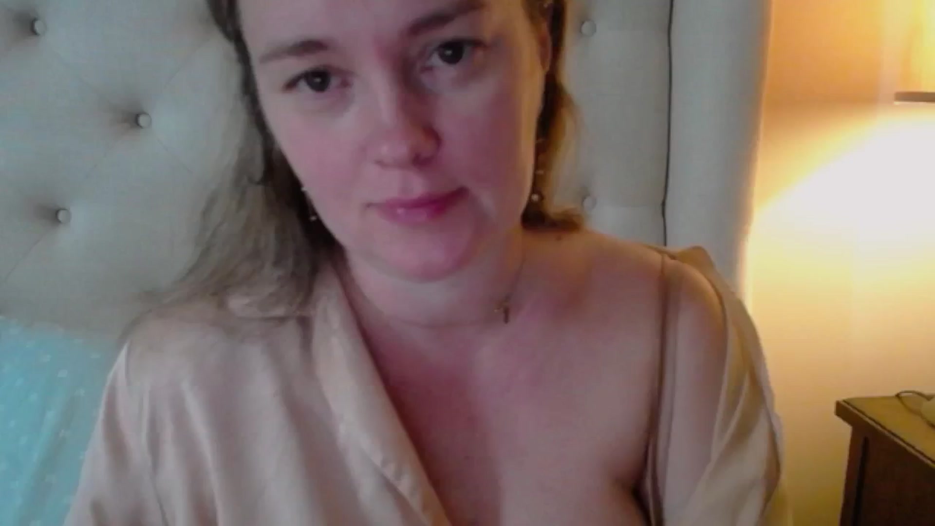 Gallery image thumbnail from J0llye's myfreecams stream on, 01/06/2025, 21:07 image 3 of 20