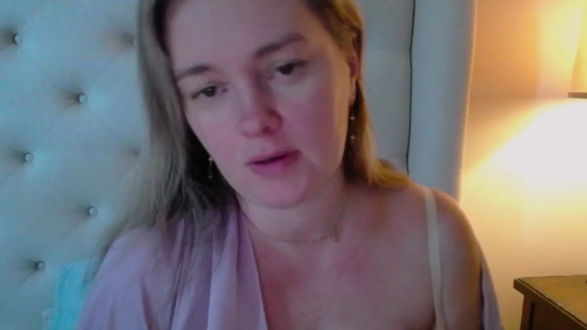 Gallery image thumbnail from J0llye's myfreecams stream on, 01/07/2025, 21:11 image 4 of 20