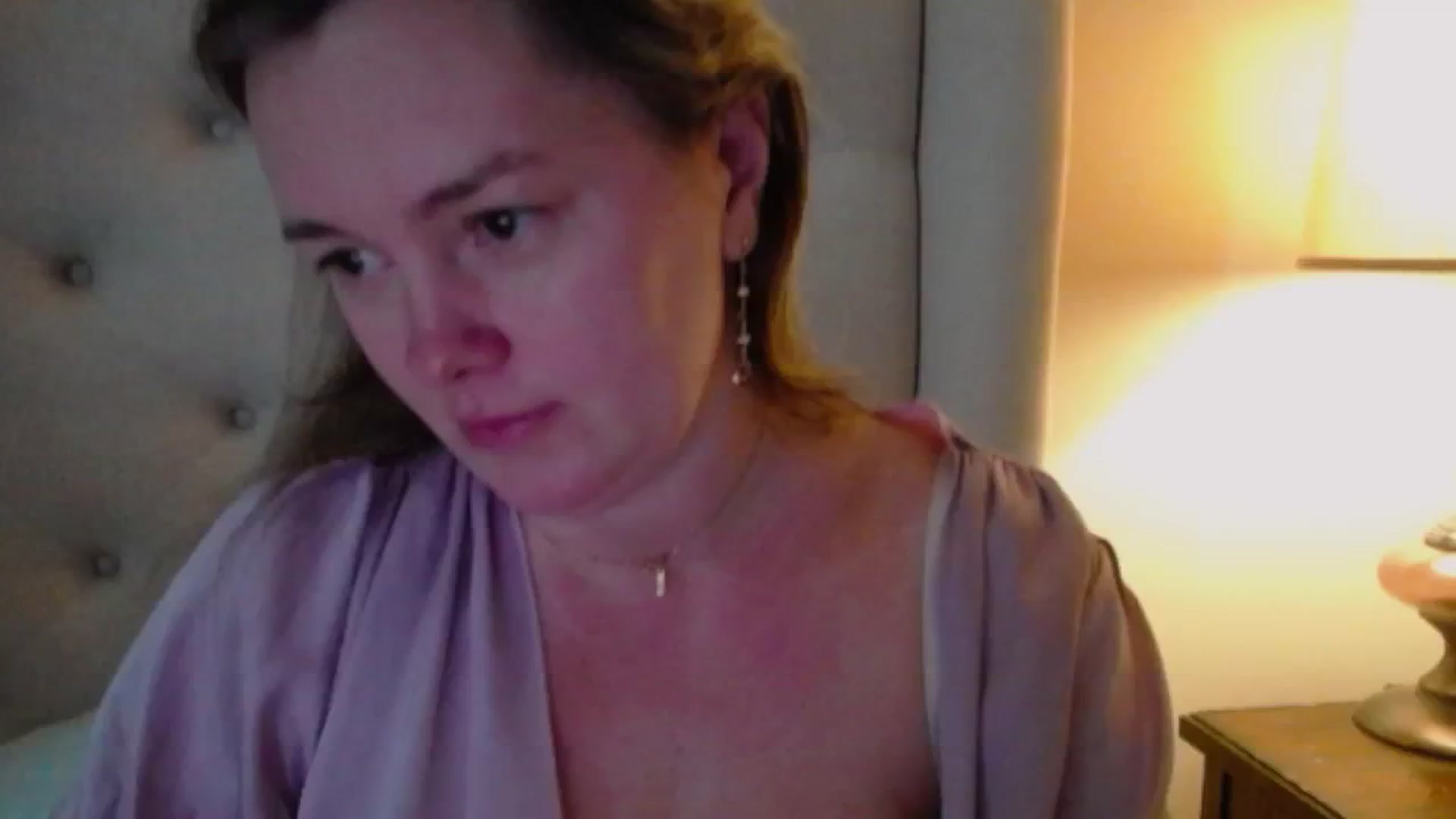 Gallery image thumbnail from J0llye's myfreecams stream on, 01/09/2025, 21:01 image 14 of 20