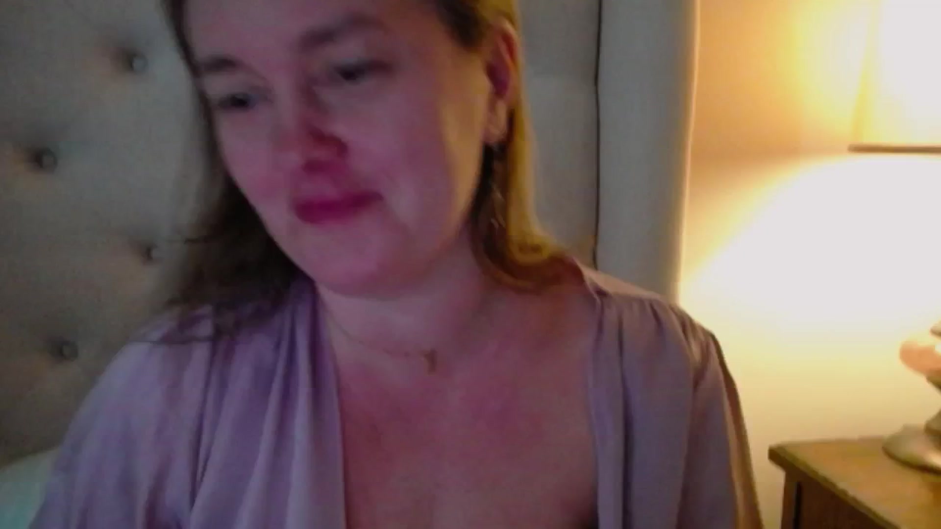 Gallery image thumbnail from J0llye's myfreecams stream on, 01/09/2025, 21:01 image 16 of 20