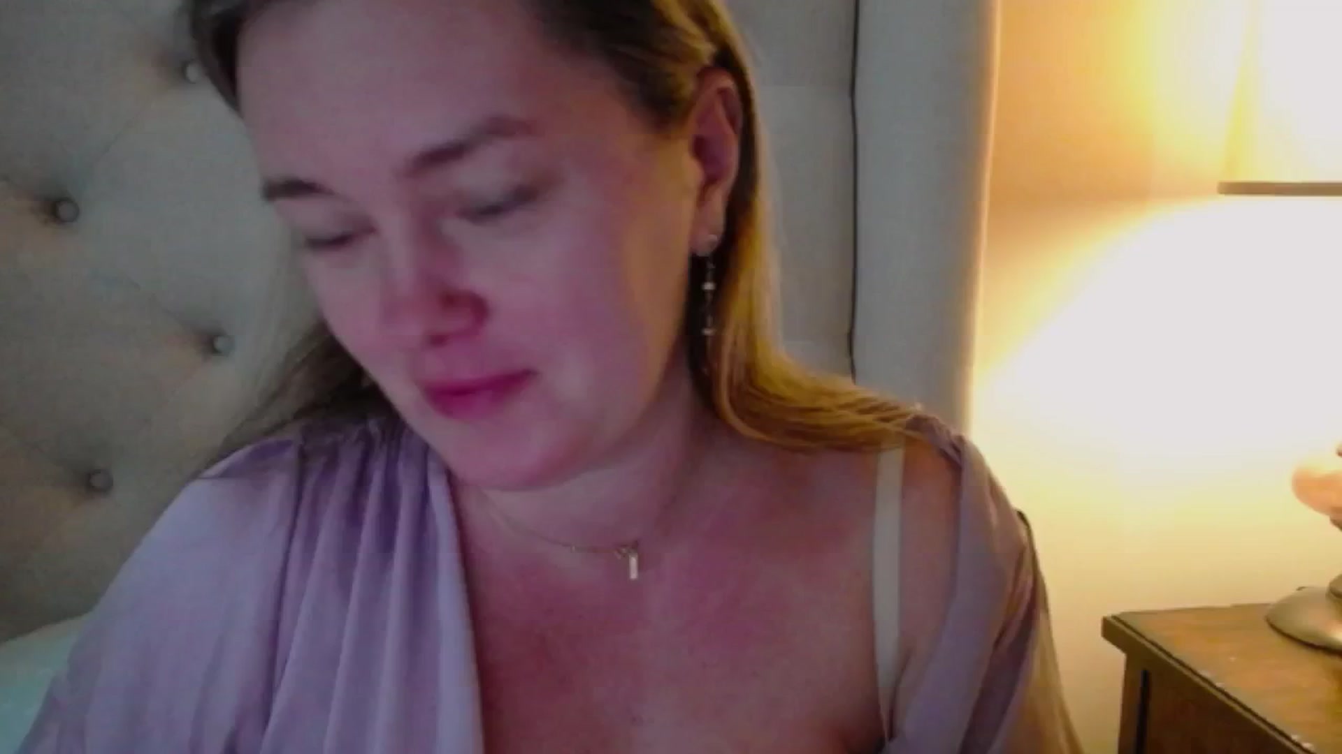 Gallery image thumbnail from J0llye's myfreecams stream on, 01/09/2025, 21:01 image 4 of 20