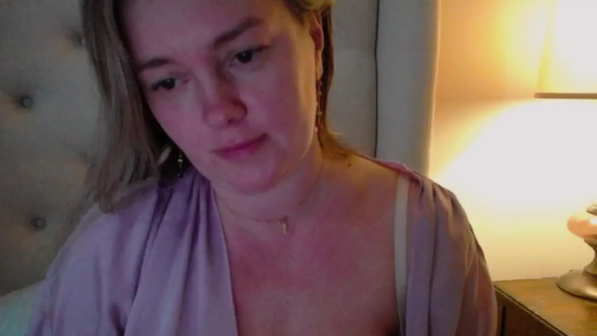 Gallery image thumbnail from J0llye's myfreecams stream on, 01/09/2025, 21:01 image 13 of 20