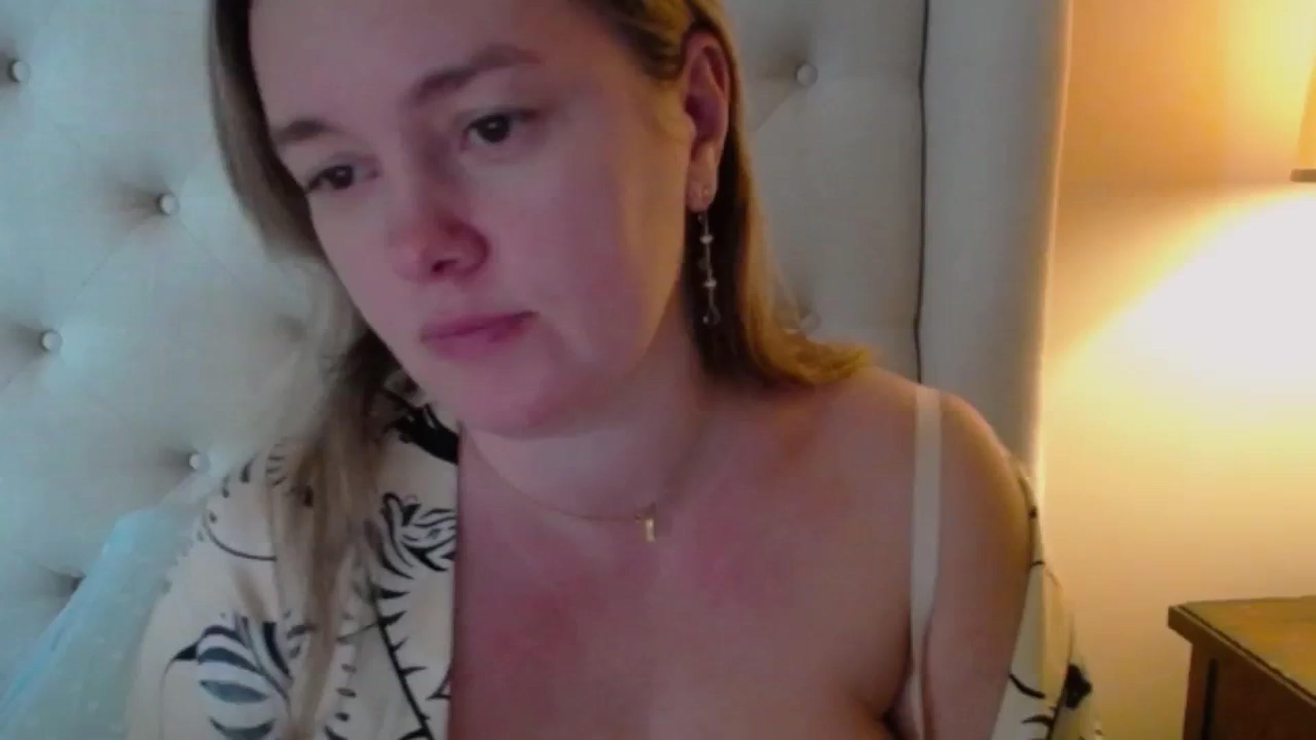 Gallery image thumbnail from J0llye's myfreecams stream on, 01/11/2025, 21:08 image 8 of 20
