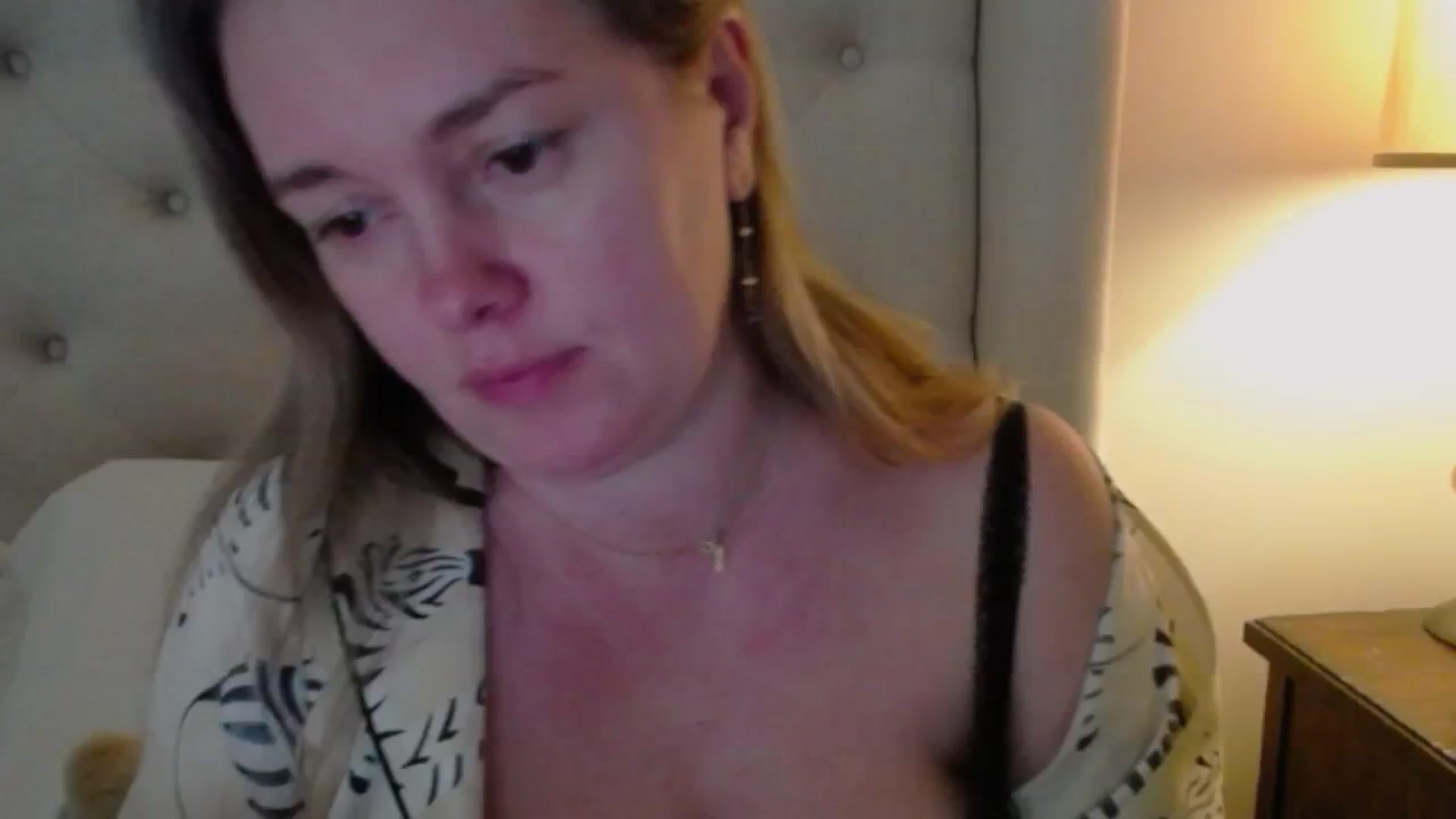 Gallery image thumbnail from J0llye's myfreecams stream on, 01/13/2025, 21:00 image 4 of 20