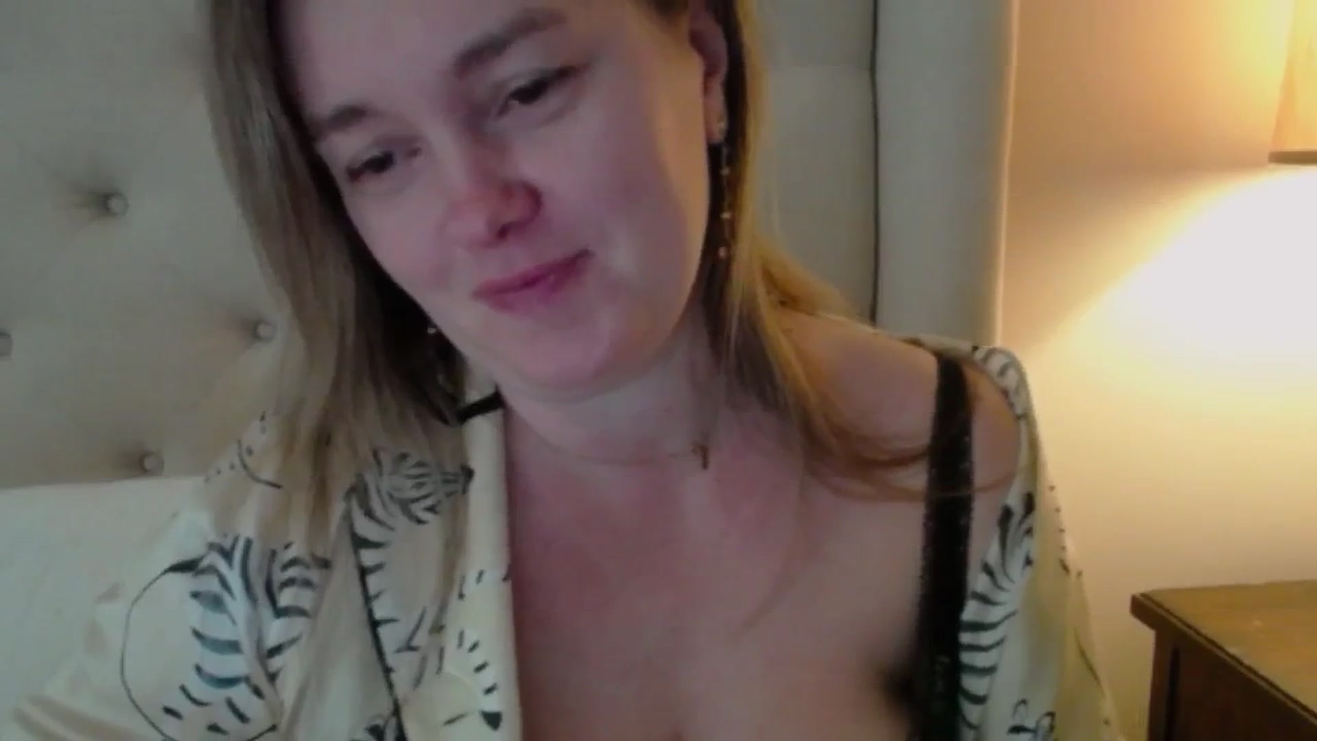 Gallery image thumbnail from J0llye's myfreecams stream on, 01/15/2025, 17:05 image 12 of 20