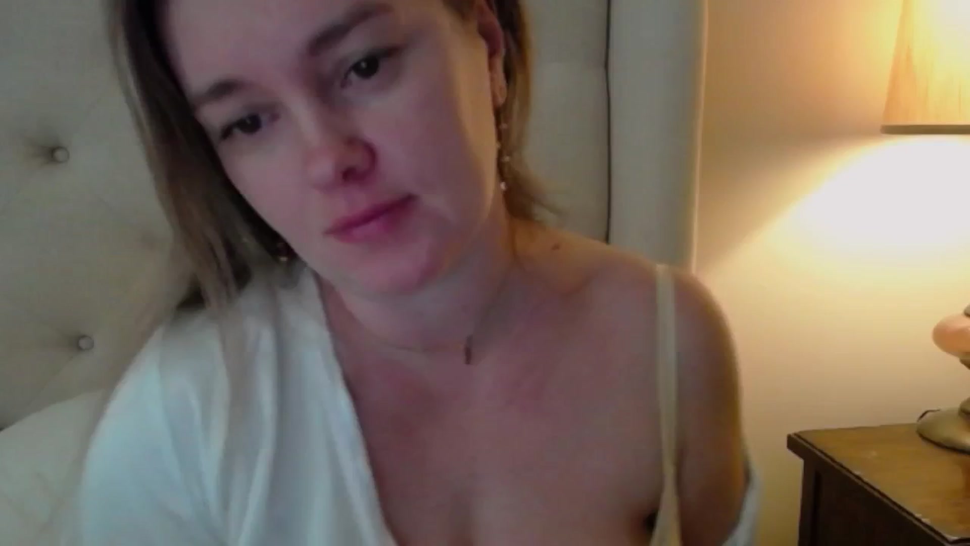 Gallery image thumbnail from J0llye's myfreecams stream on, 01/16/2025, 17:48 image 4 of 20