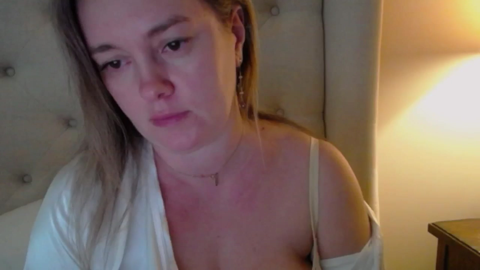 Gallery image thumbnail from J0llye's myfreecams stream on, 01/16/2025, 17:48 image 19 of 20