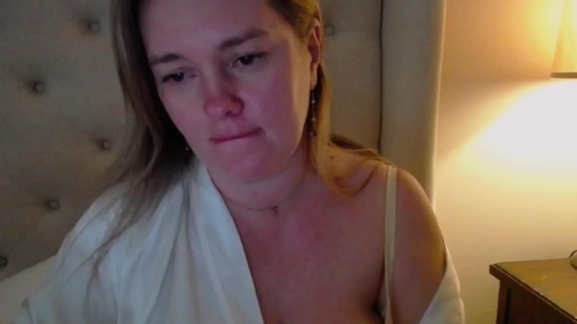 Gallery image thumbnail from J0llye's myfreecams stream on, 01/16/2025, 20:55 image 6 of 20