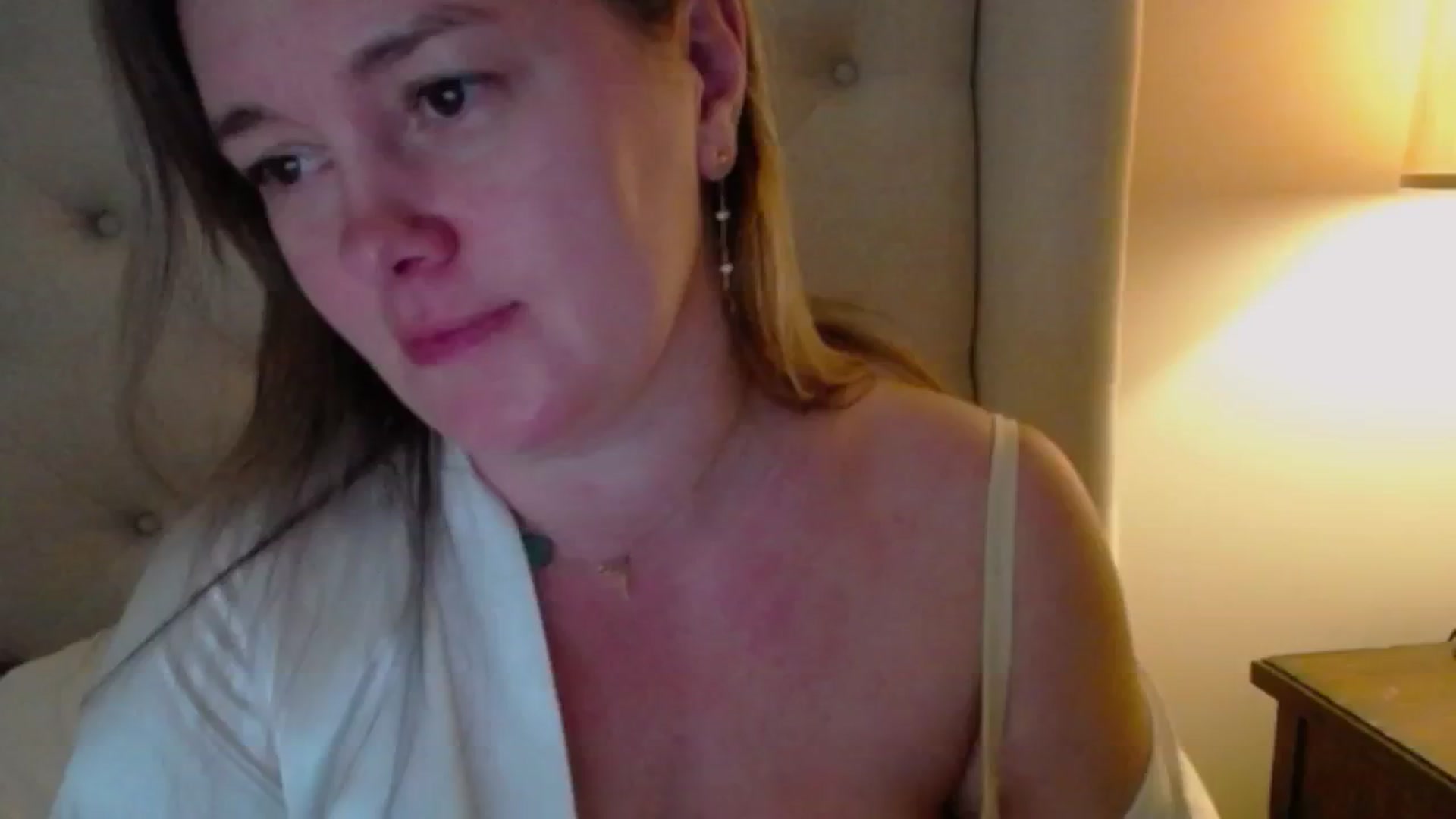 Gallery image thumbnail from J0llye's myfreecams stream on, 01/16/2025, 20:55 image 17 of 20