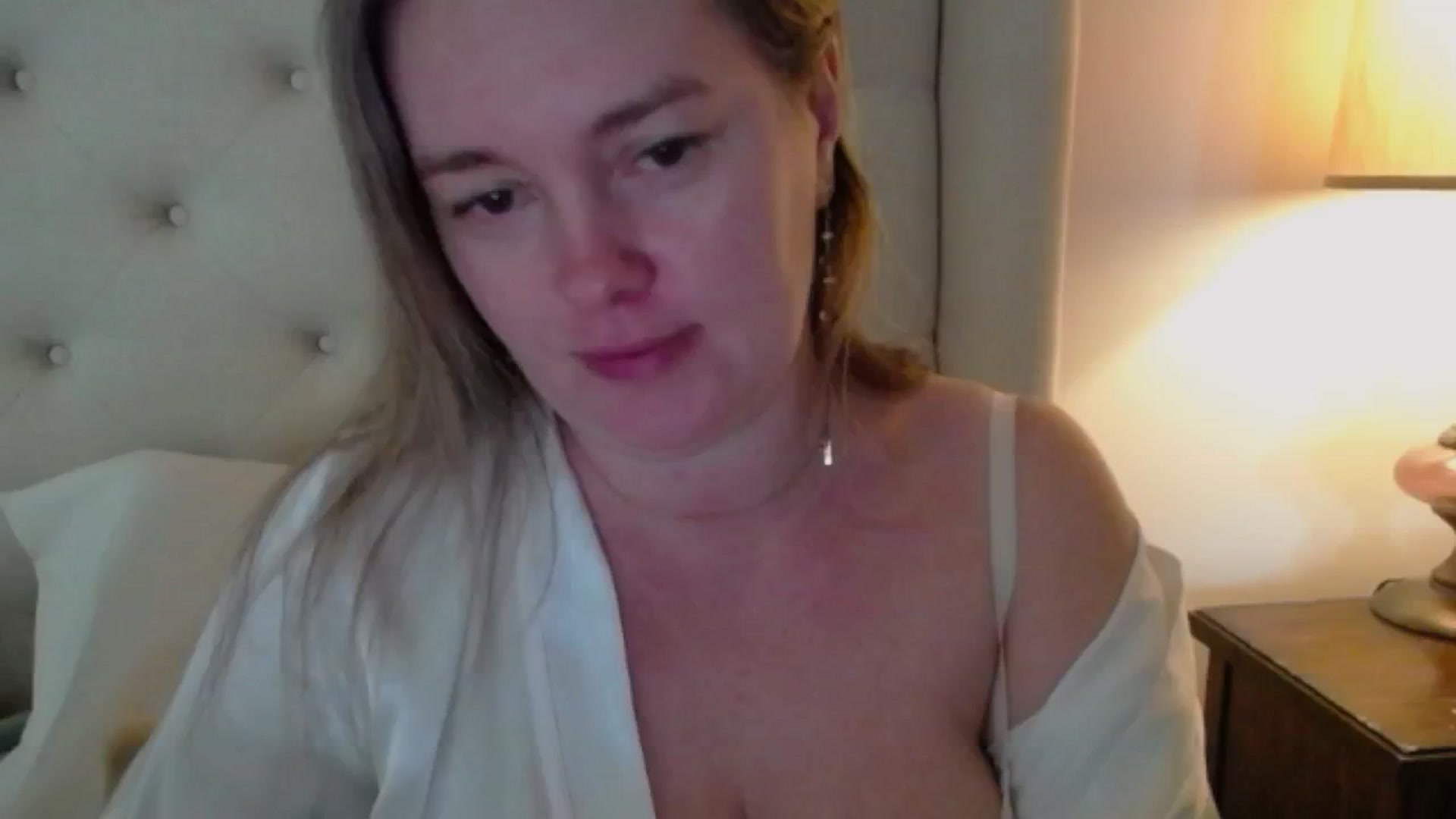 Gallery image thumbnail from J0llye's myfreecams stream on, 01/17/2025, 17:47 image 4 of 20