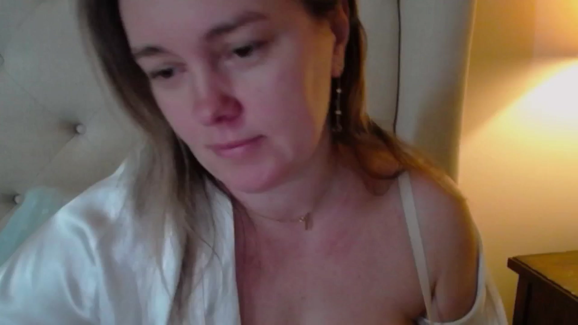 Gallery image thumbnail from J0llye's myfreecams stream on, 01/18/2025, 20:29 image 16 of 20