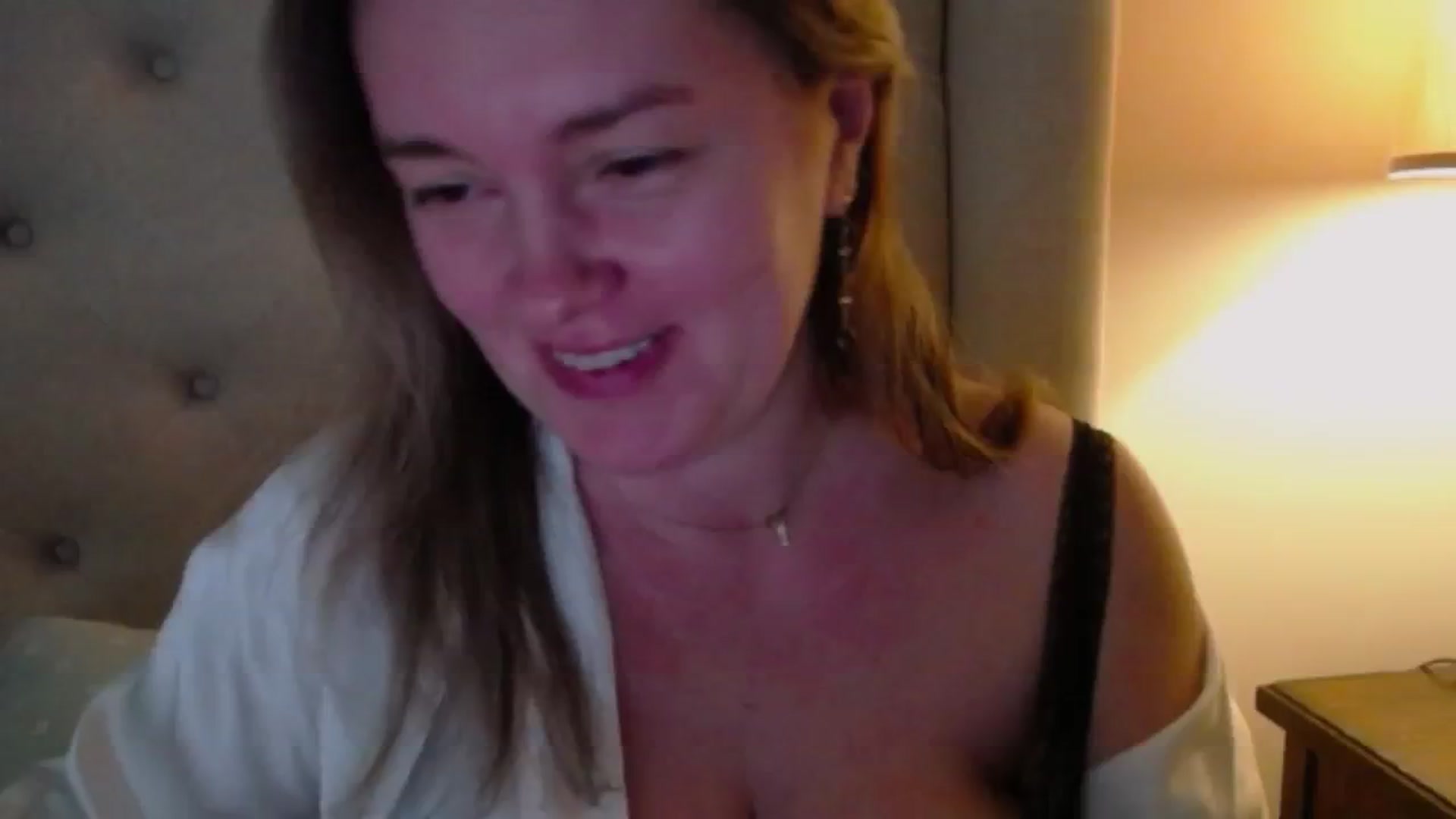 Gallery image thumbnail from J0llye's myfreecams stream on, 01/21/2025, 17:54 image 19 of 20