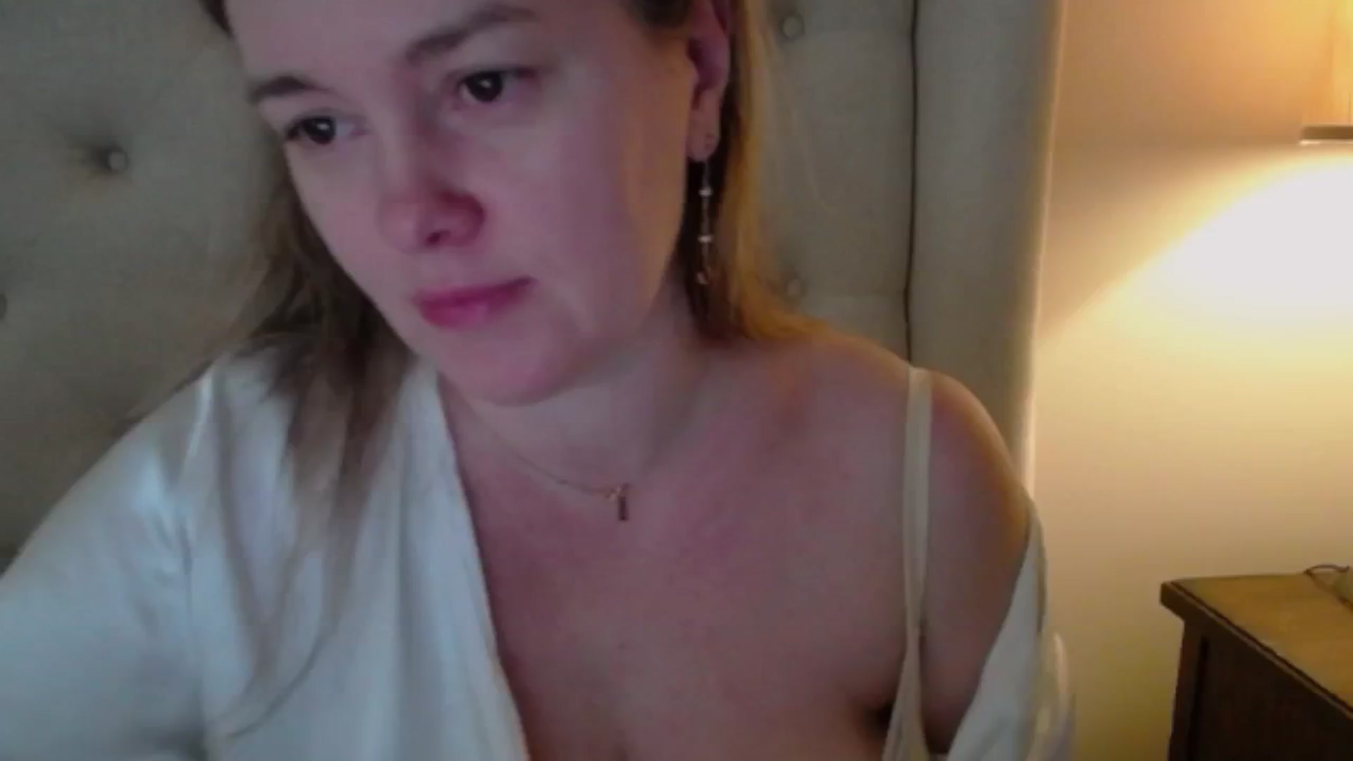 Gallery image thumbnail from J0llye's myfreecams stream on, 01/22/2025, 16:27 image 10 of 20