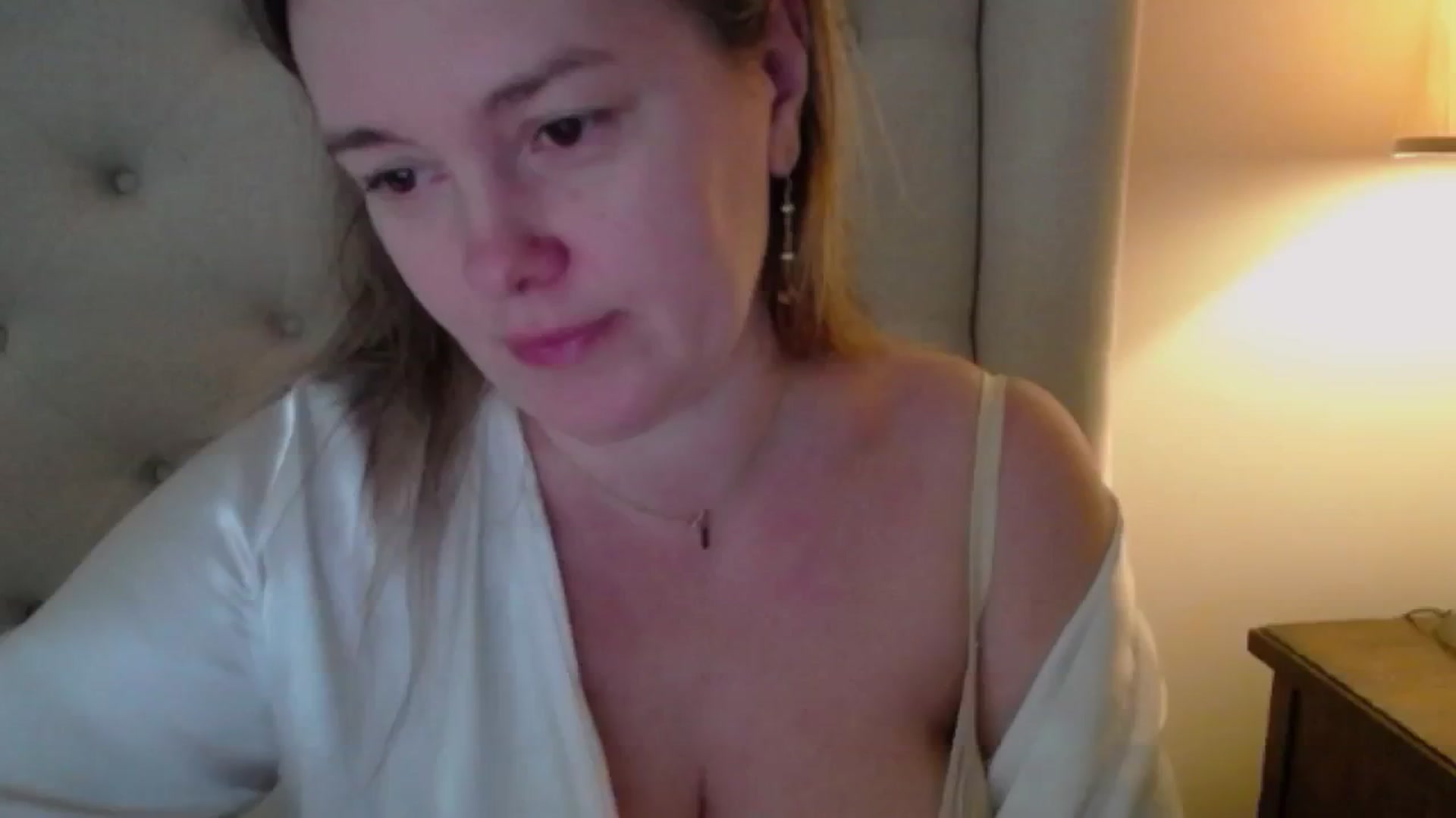 Gallery image thumbnail from J0llye's myfreecams stream on, 01/22/2025, 16:27 image 11 of 20