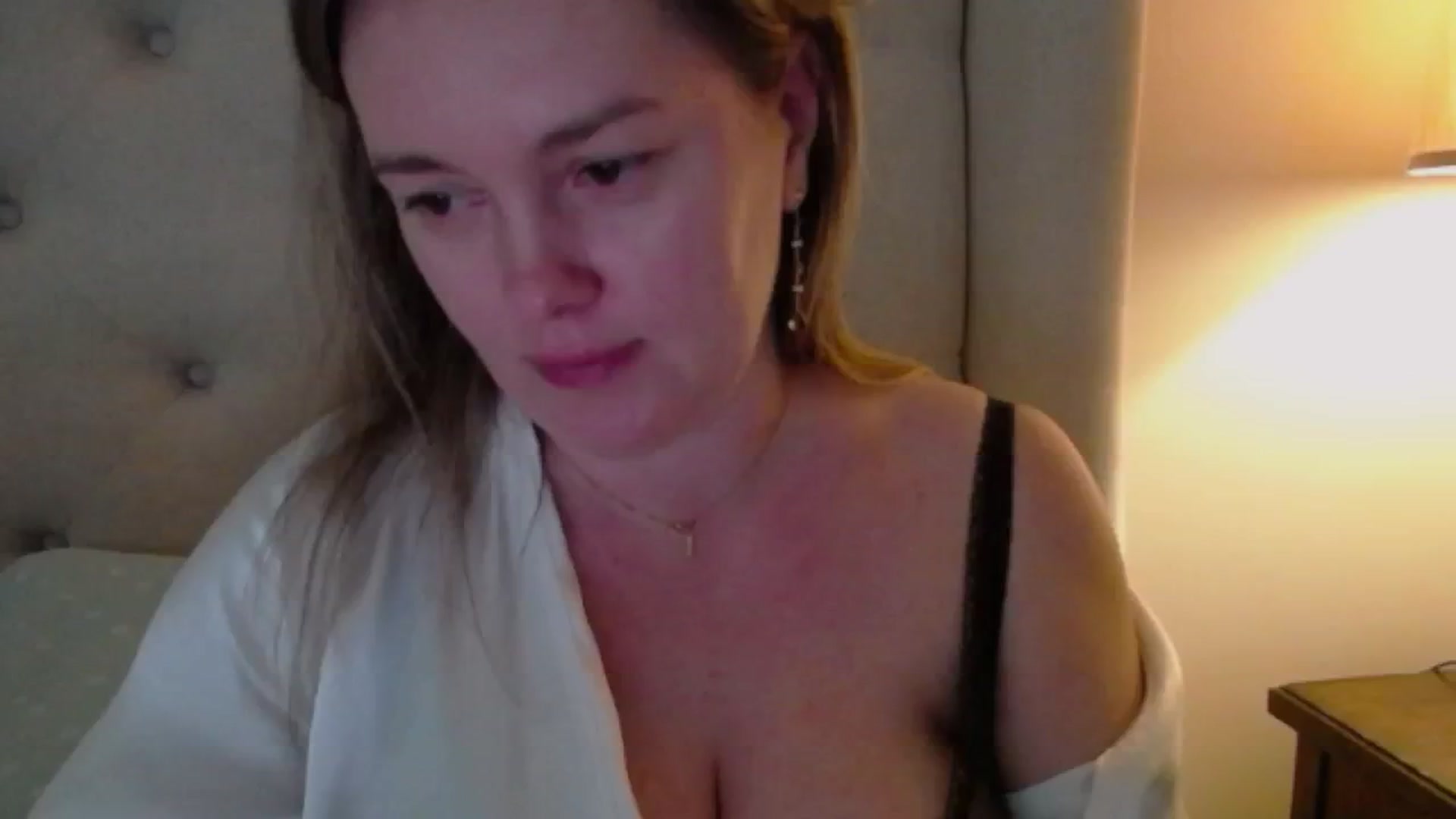Gallery image thumbnail from J0llye's myfreecams stream on, 01/22/2025, 19:54 image 10 of 20
