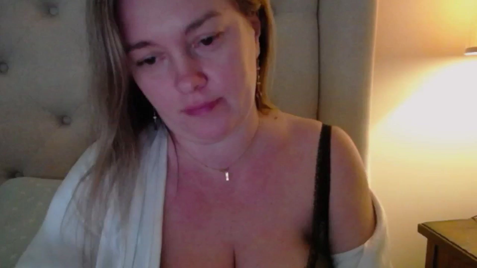 Gallery image thumbnail from J0llye's myfreecams stream on, 01/22/2025, 19:54 image 13 of 20