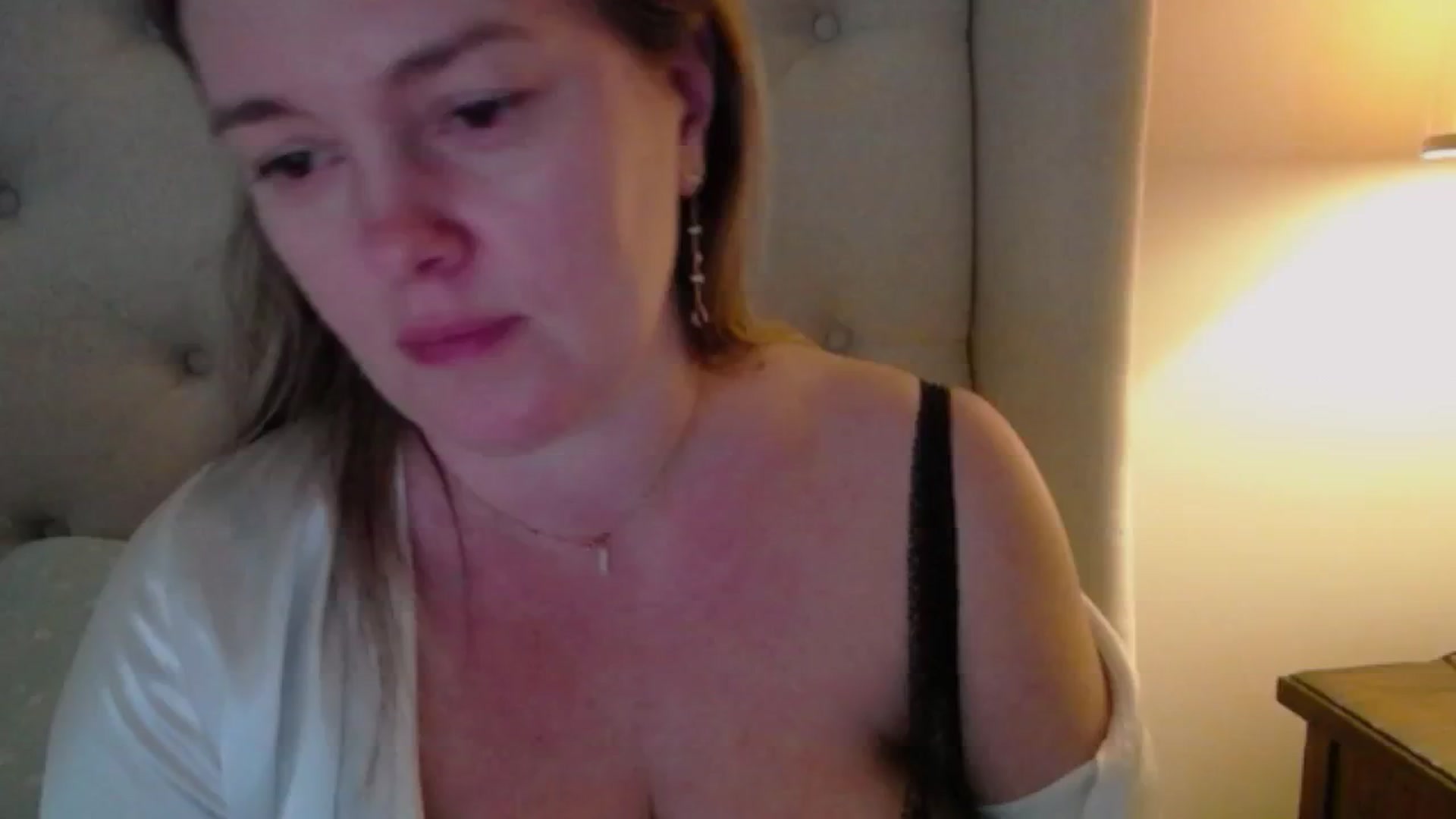 Gallery image thumbnail from J0llye's myfreecams stream on, 01/22/2025, 19:54 image 14 of 20