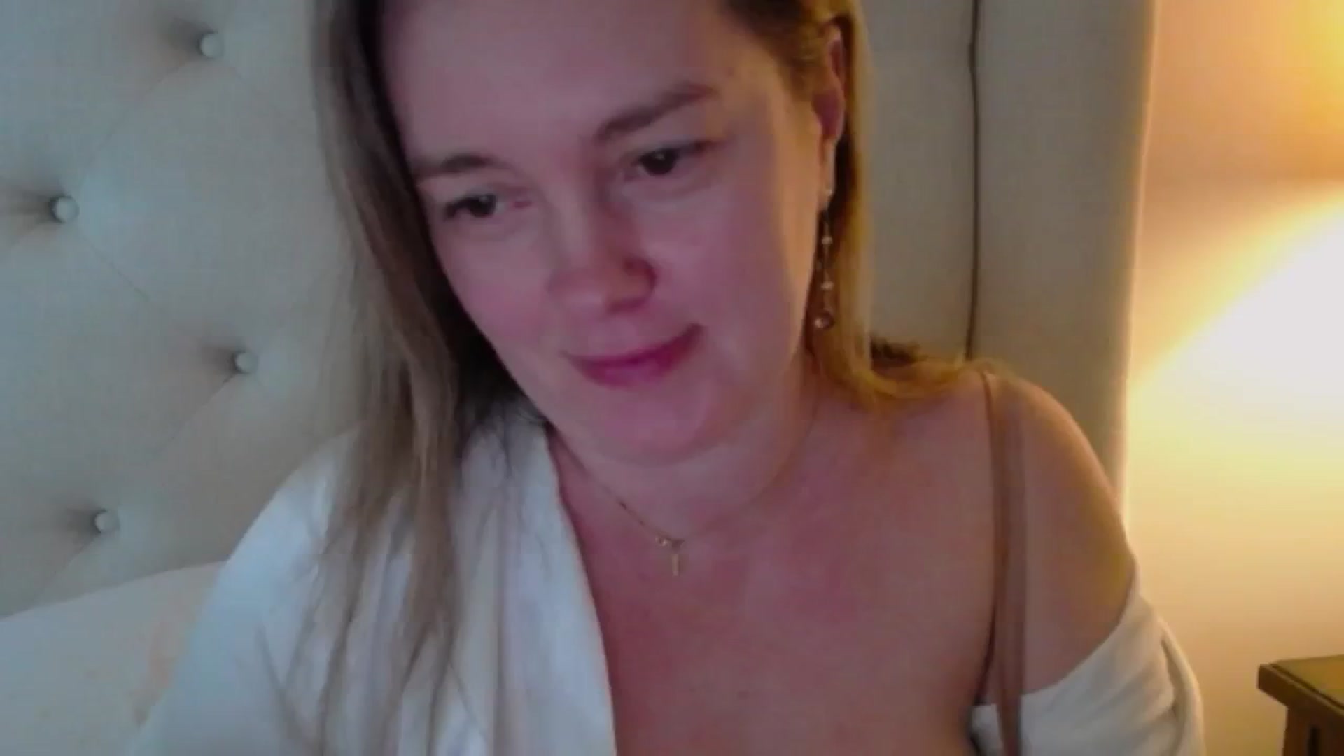 Gallery image thumbnail from J0llye's myfreecams stream on, 01/24/2025, 17:44 image 20 of 20